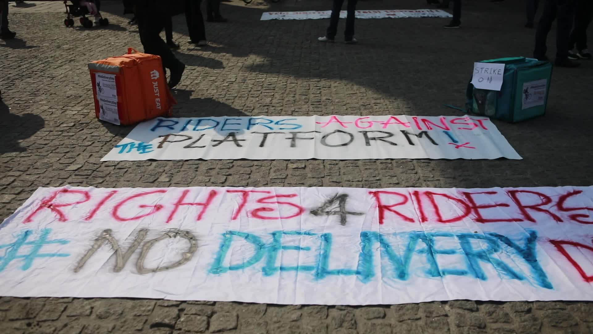 Demonstration of riders, Cobas and Cigl against contract work