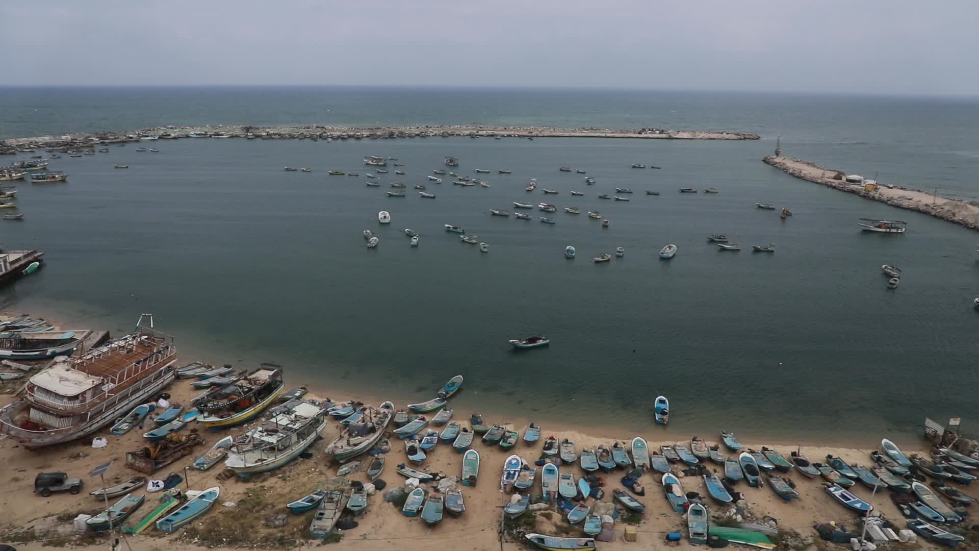 Israel closes Gaza fishing zone over rocket fire