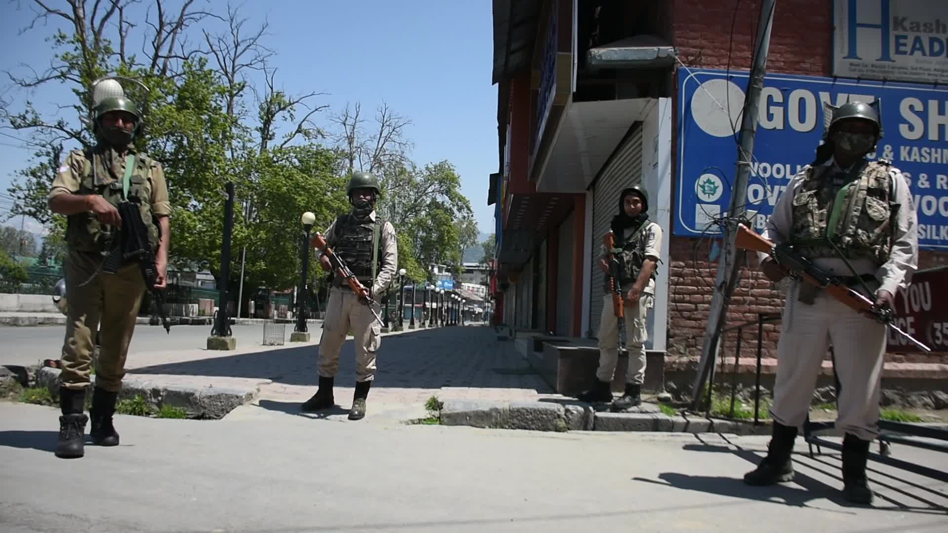 Curfew Imposed in Kashmir as Covid-19 Cases Rise in India