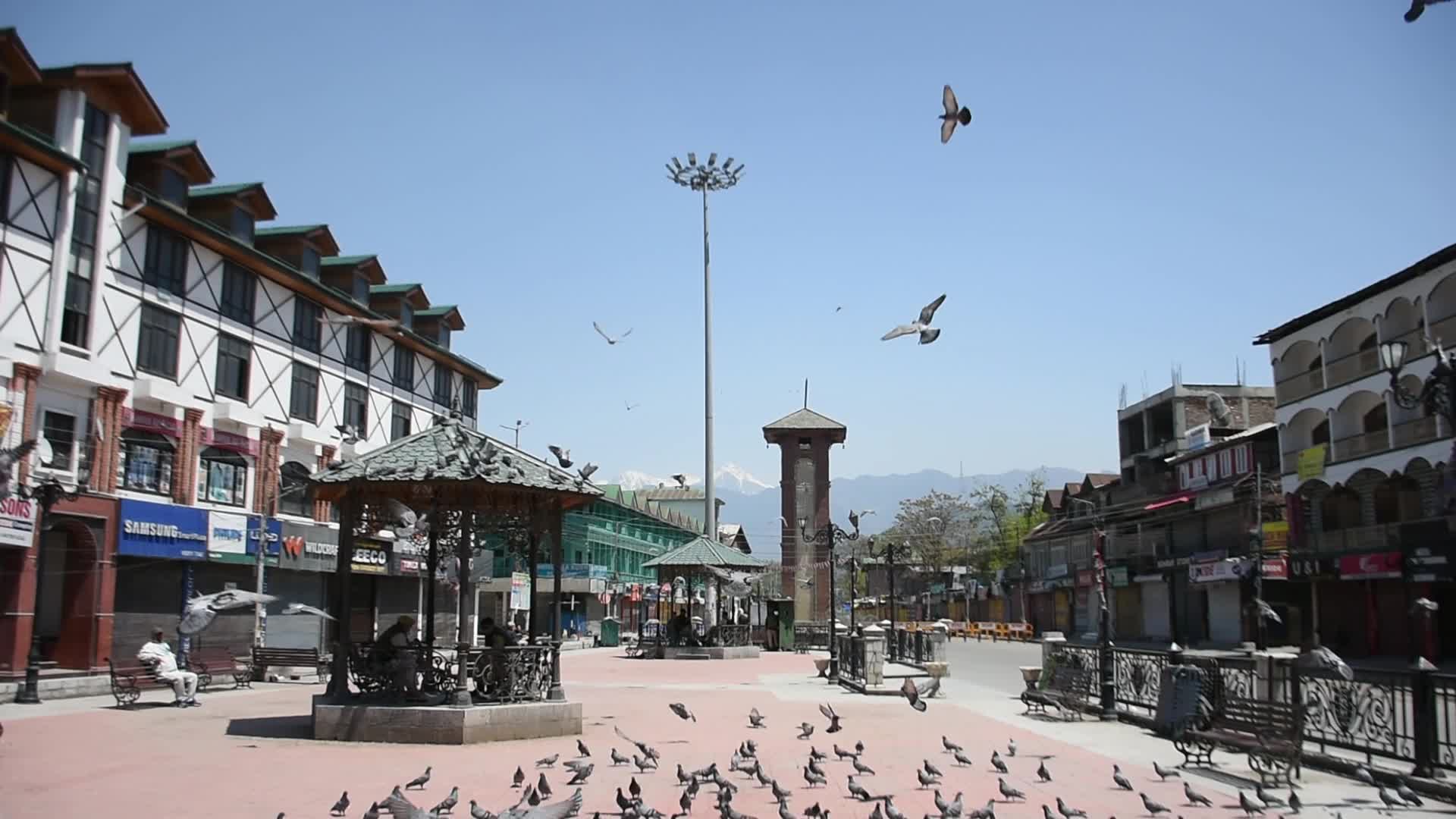 Curfew Imposed in Kashmir as Covid-19 Cases Rise in India
