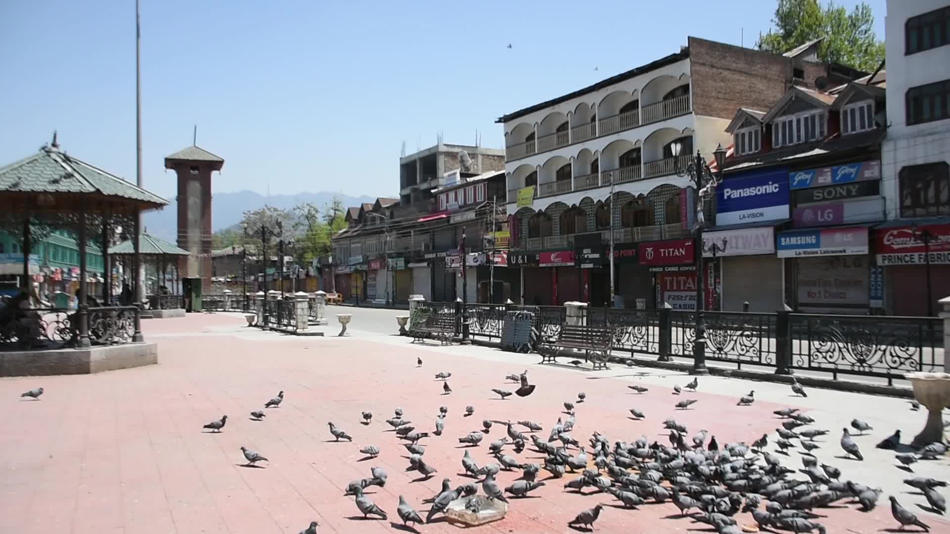 Curfew Imposed in Kashmir as Covid-19 Cases Rise in India