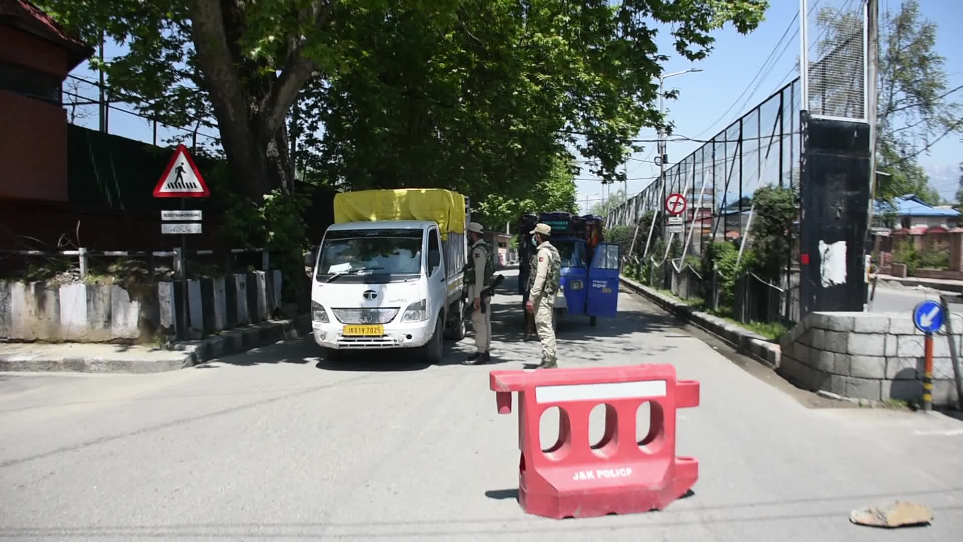 Curfew Imposed in Kashmir as Covid-19 Cases Rise in India