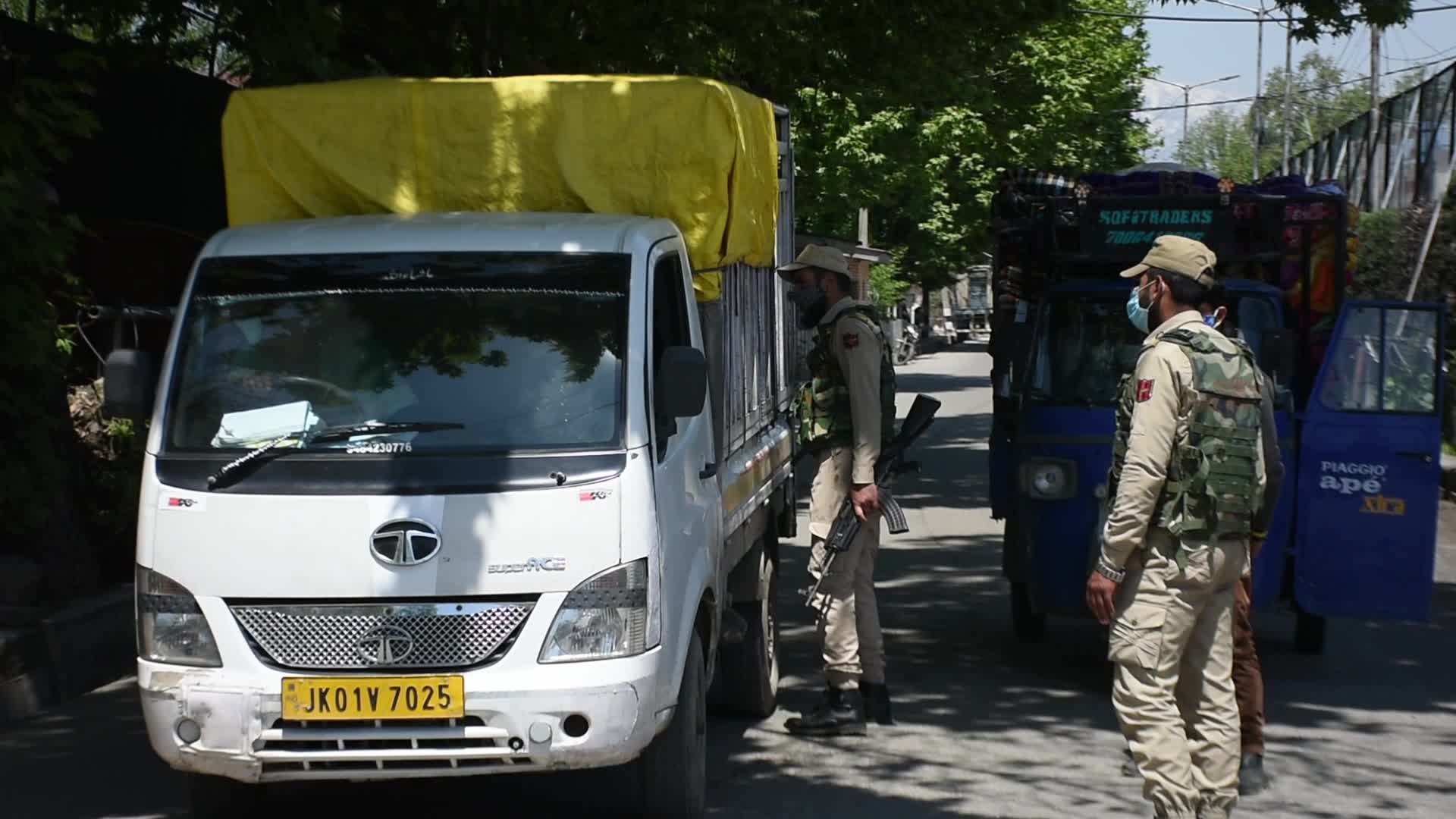 Curfew Imposed in Kashmir as Covid-19 Cases Rise in India