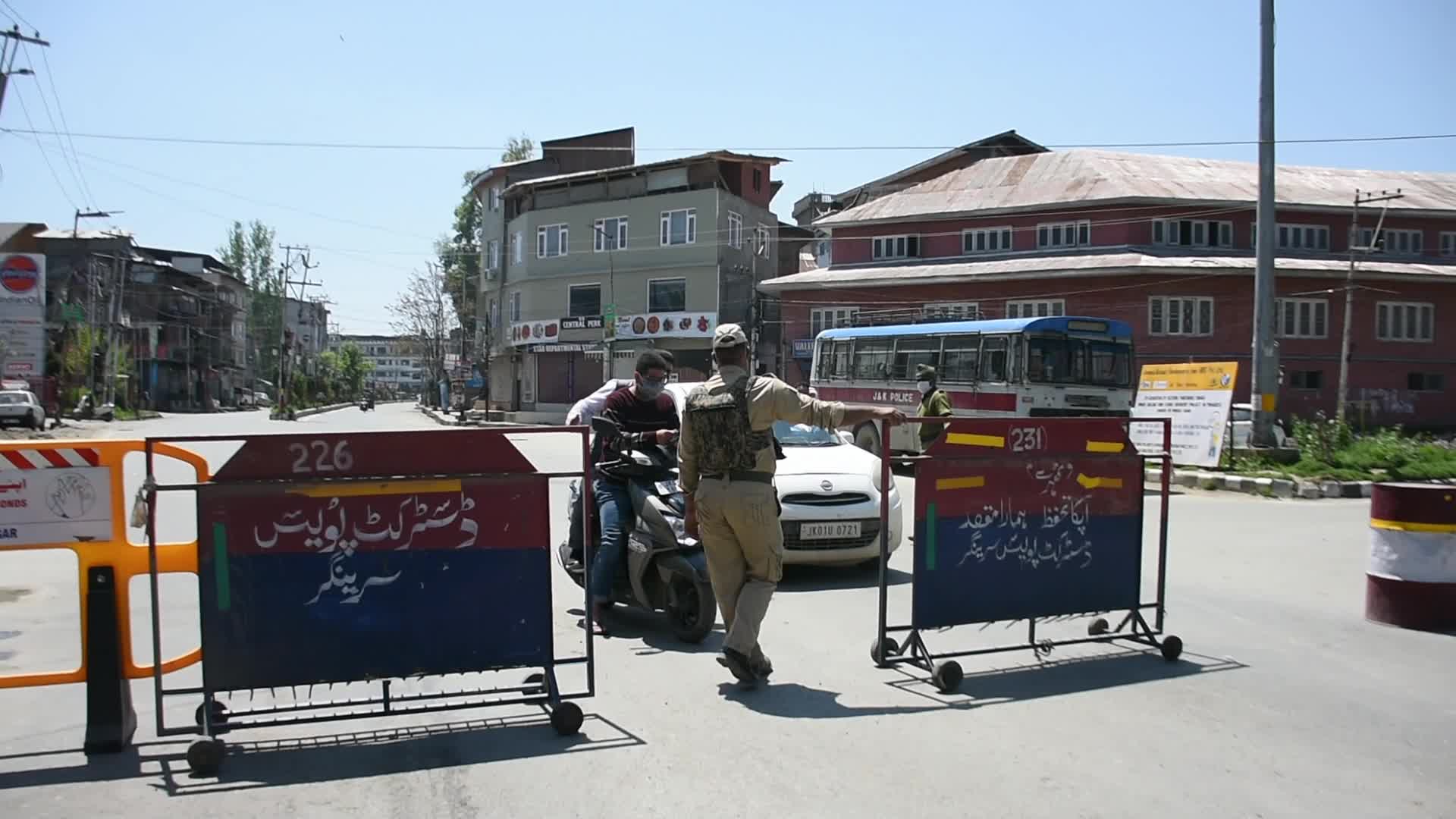 Curfew Imposed in Kashmir as Covid-19 Cases Rise in India