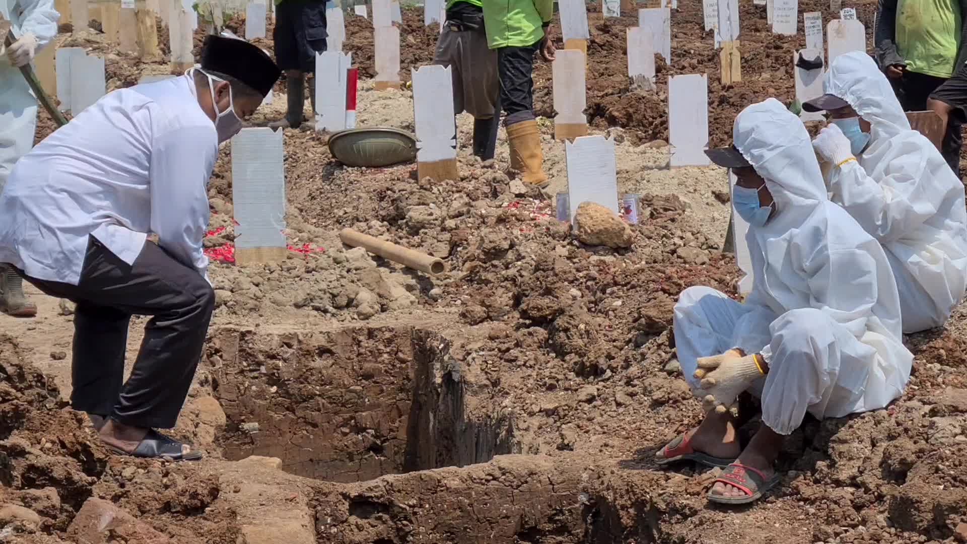 Burial of Covid-19 Victim in indonesia