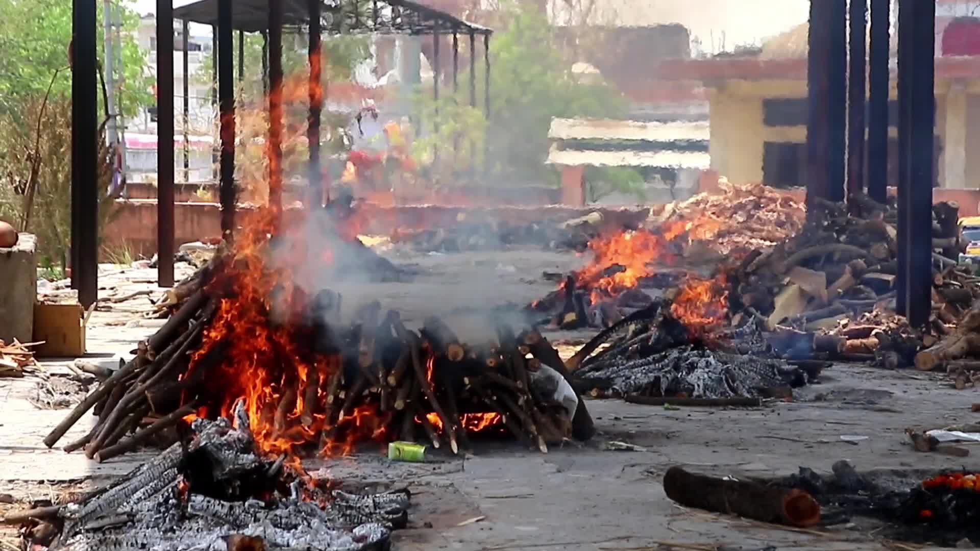 Mass cremation for Covid-19 victims in Jaipur, India