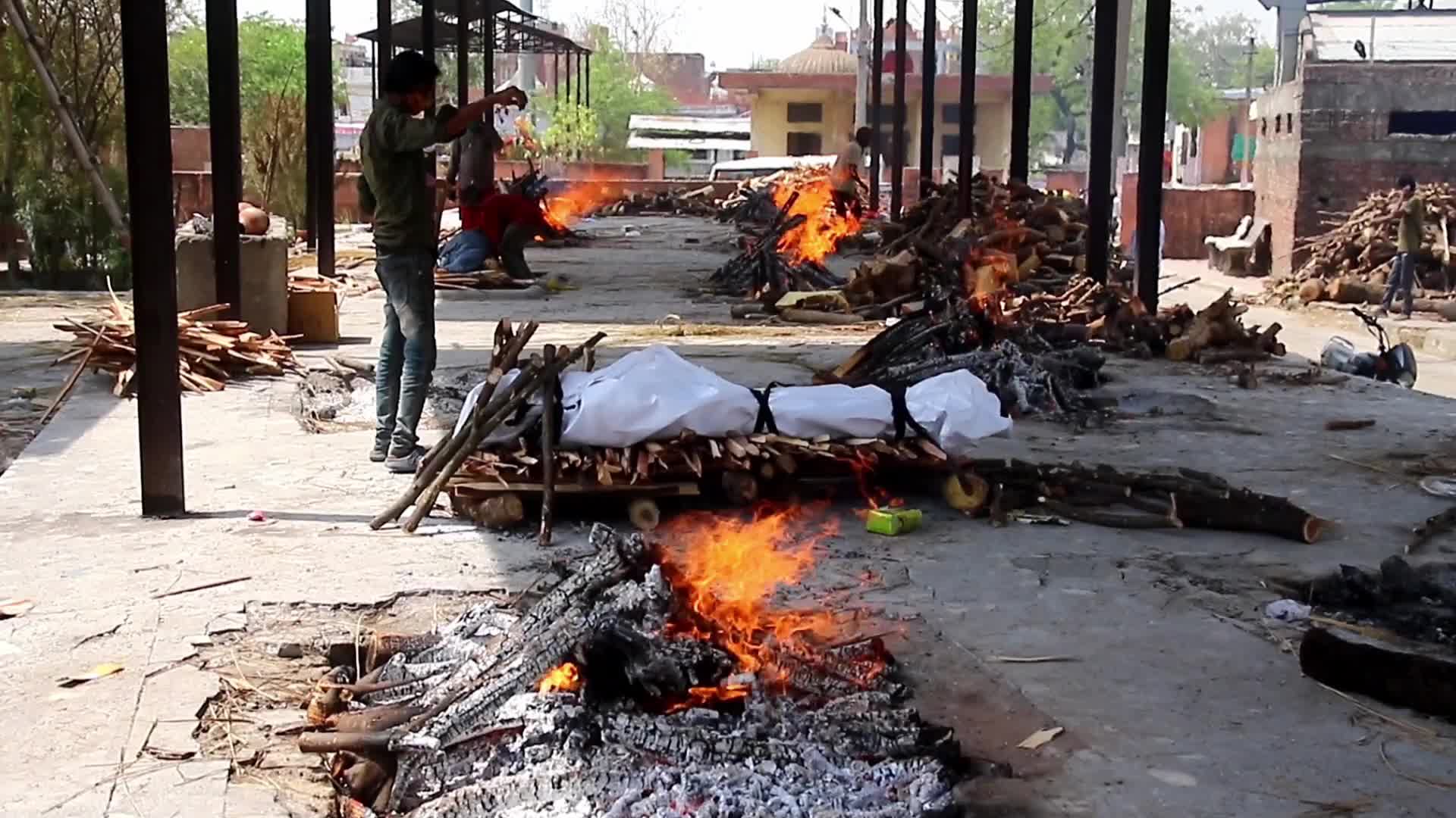 Mass cremation for Covid-19 victims in Jaipur, India