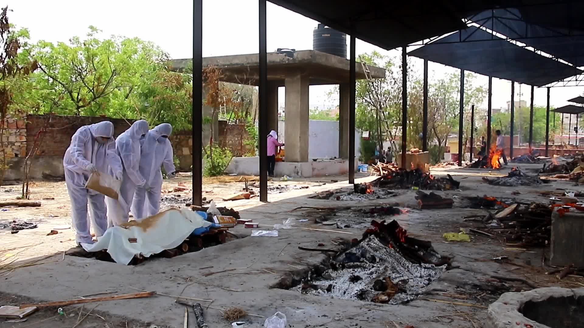Mass cremation for Covid-19 victims in Jaipur, India