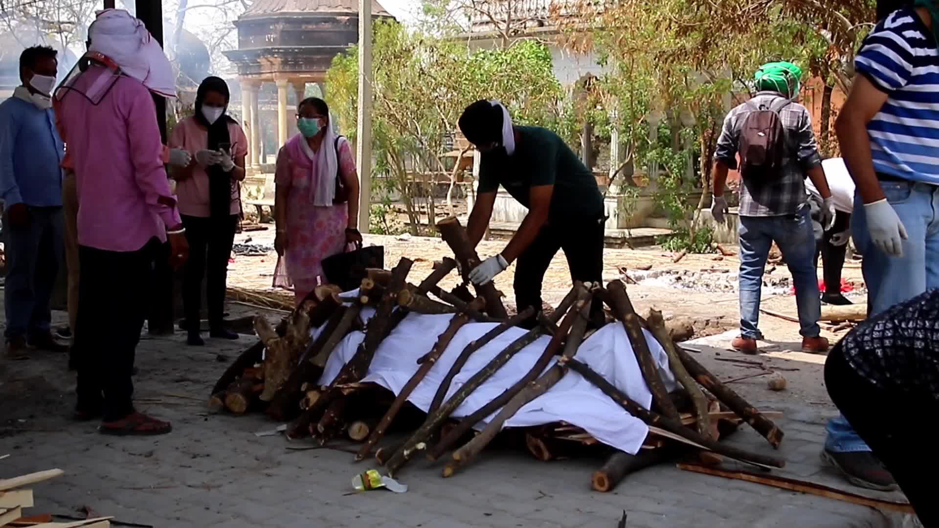 Mass cremation for Covid-19 victims in Jaipur, India