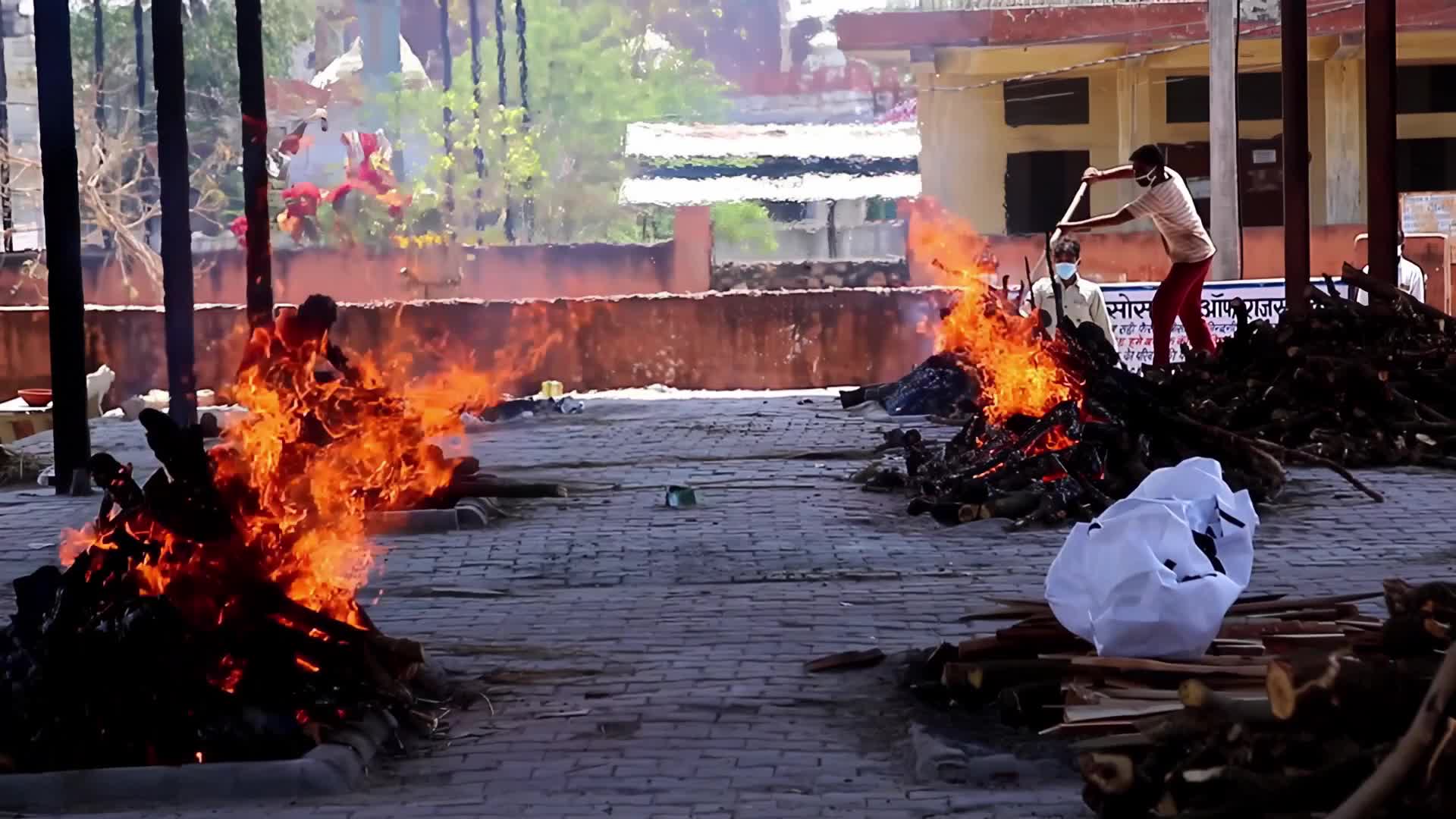 Mass cremation for Covid-19 victims in Jaipur, India