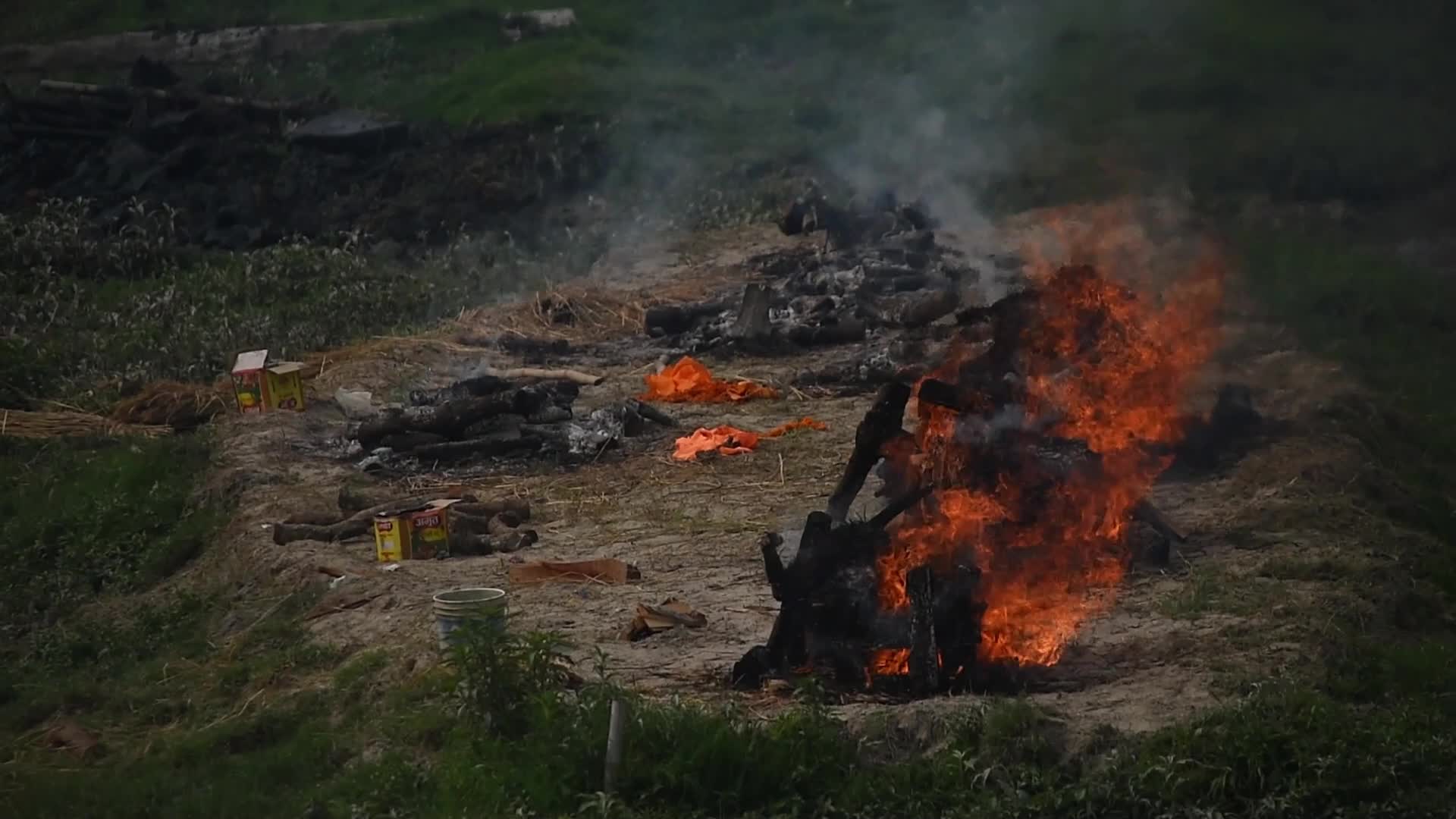 Coronavirus cremation in Nepal