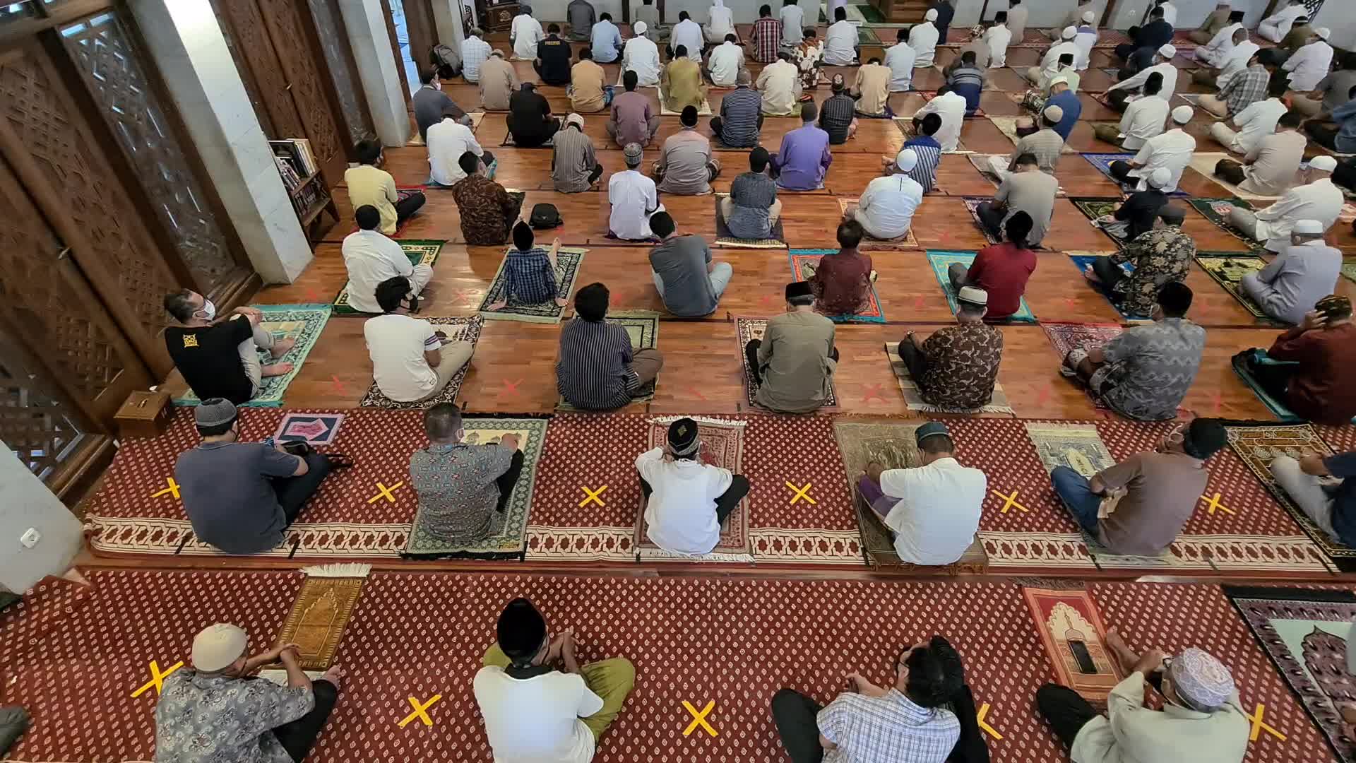 Last Friday Prayer of Ramadan in Indonesia amid the Covid-19 pandemic