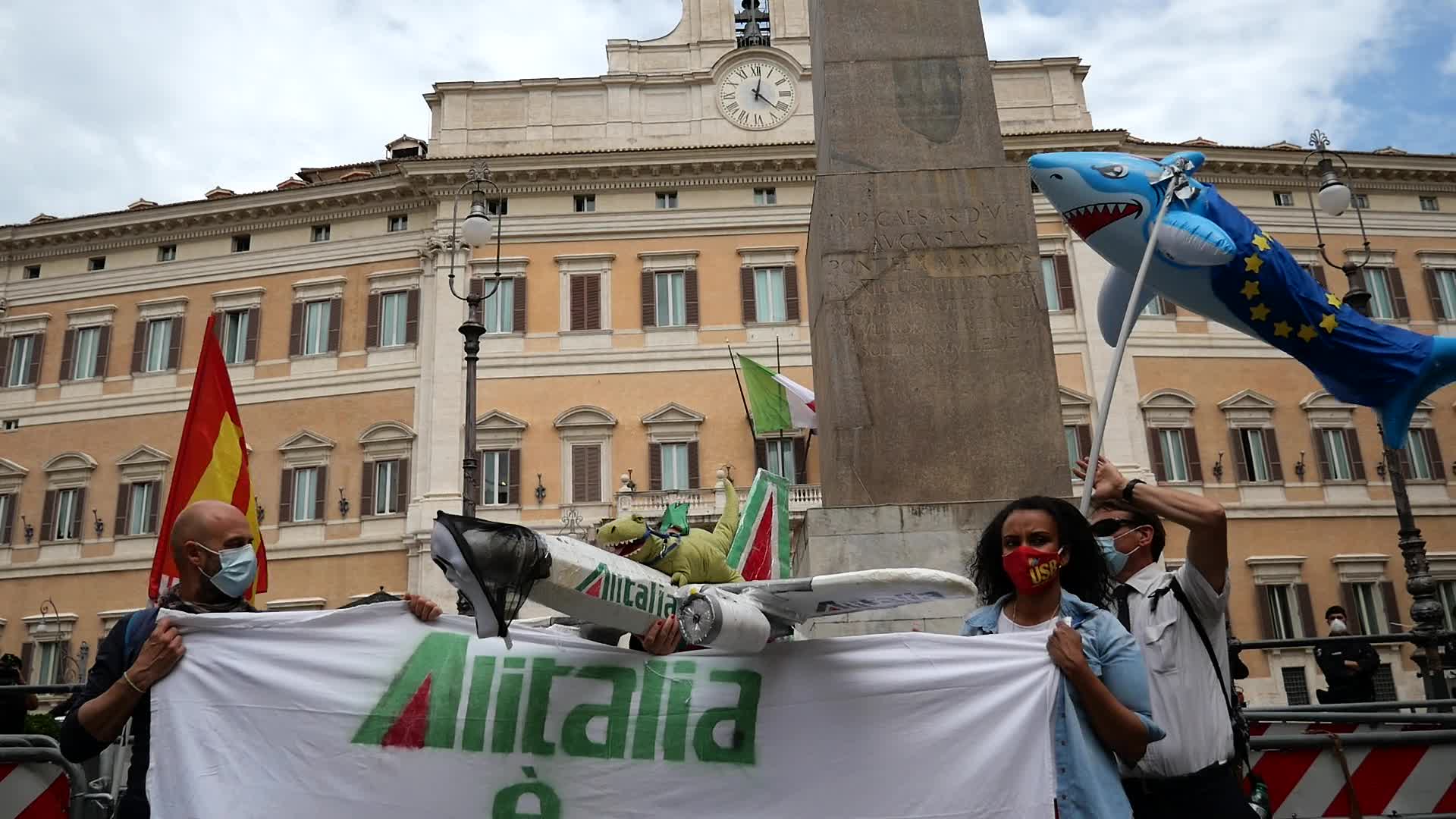 Alitalia workers protest in Rome