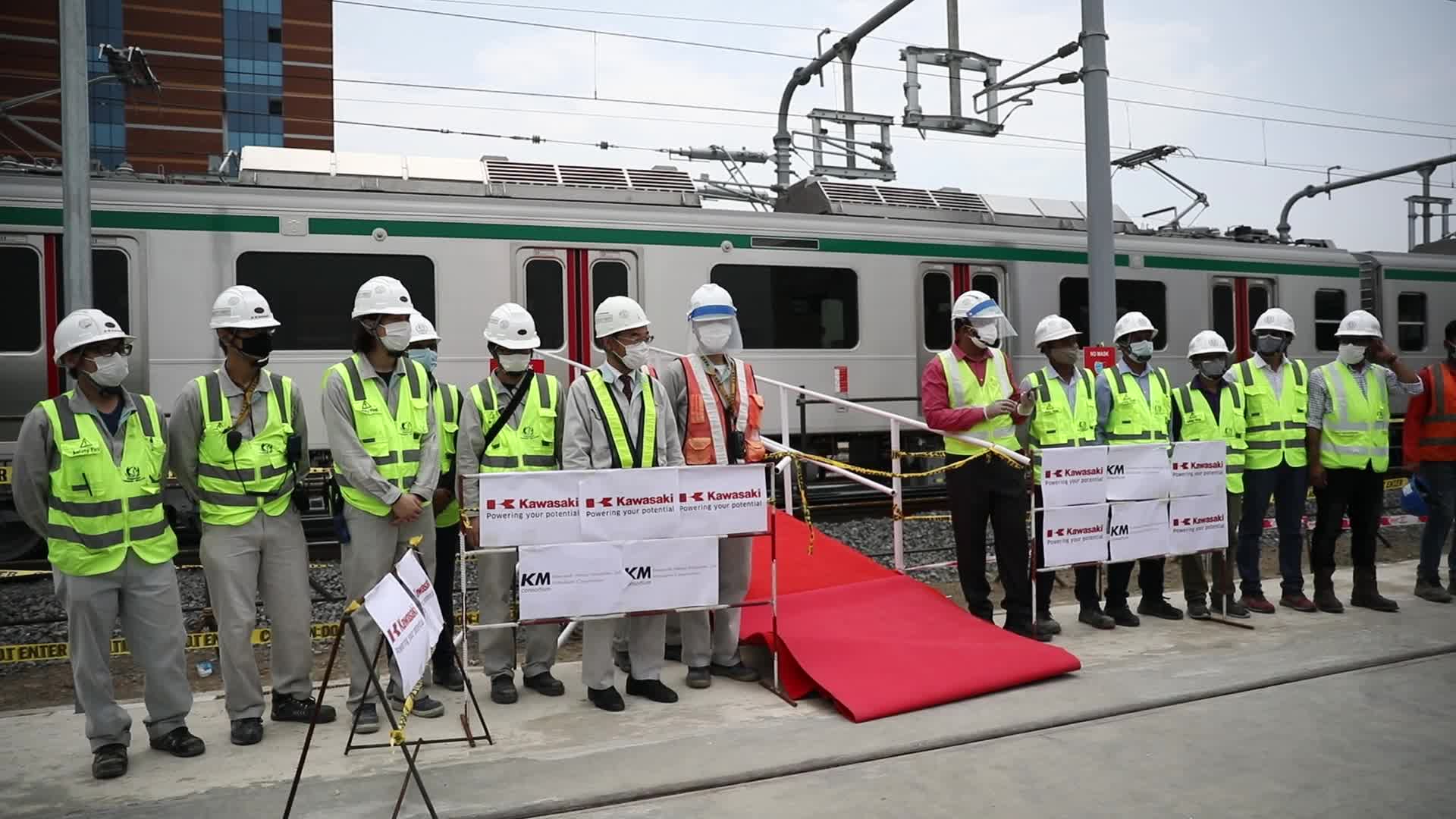 Metro rail in Dhaka