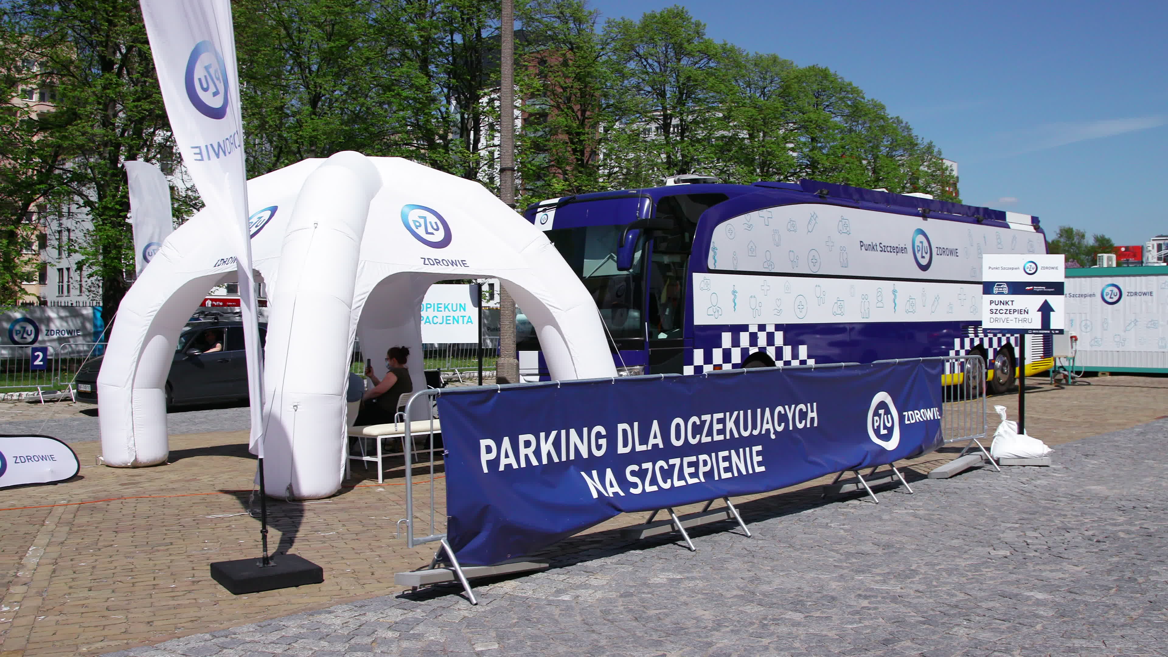 First drive-thru COVID-19 vaccination point in Warsaw