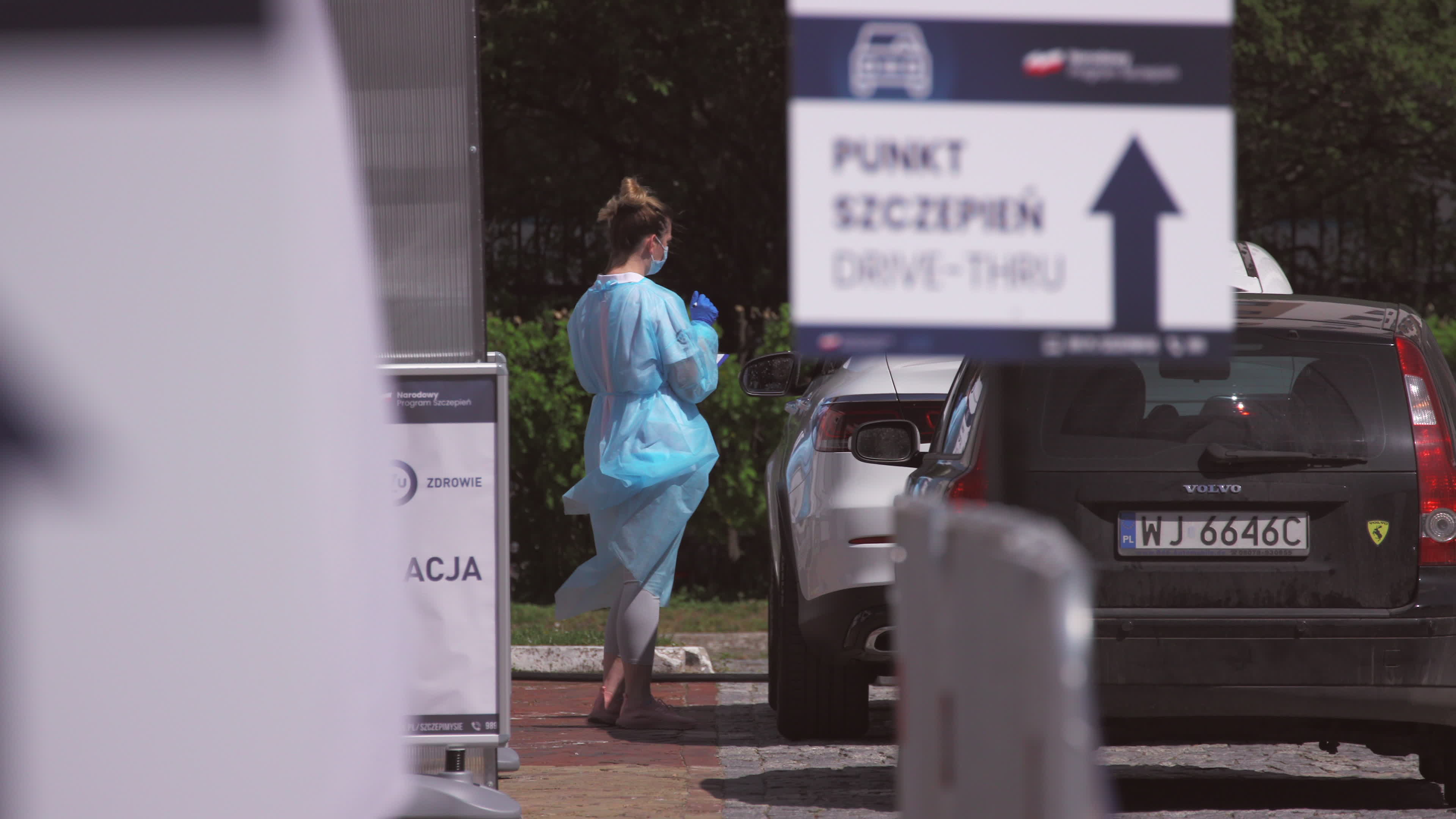 First drive-thru COVID-19 vaccination point in Warsaw