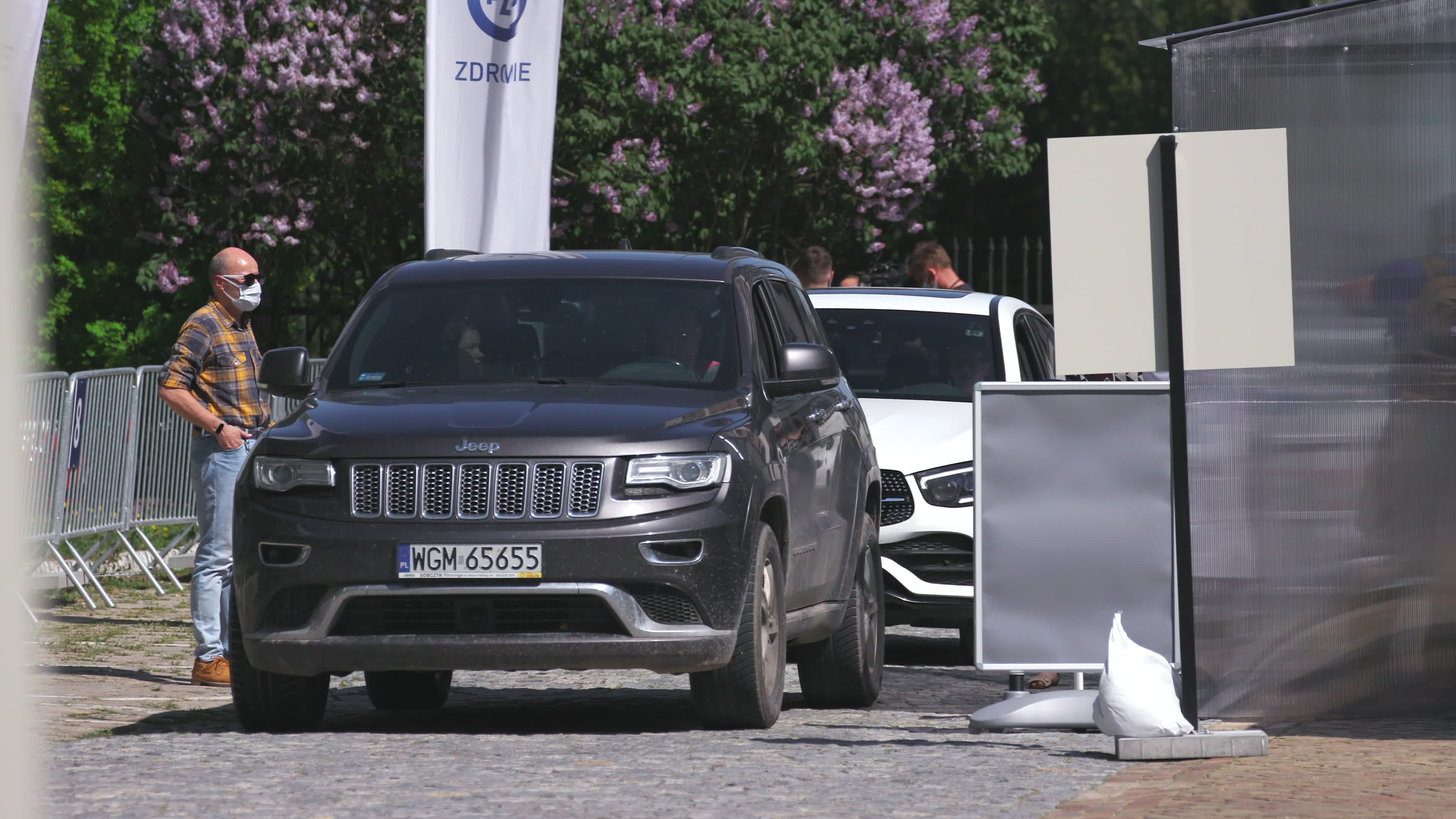 First drive-thru COVID-19 vaccination point in Warsaw