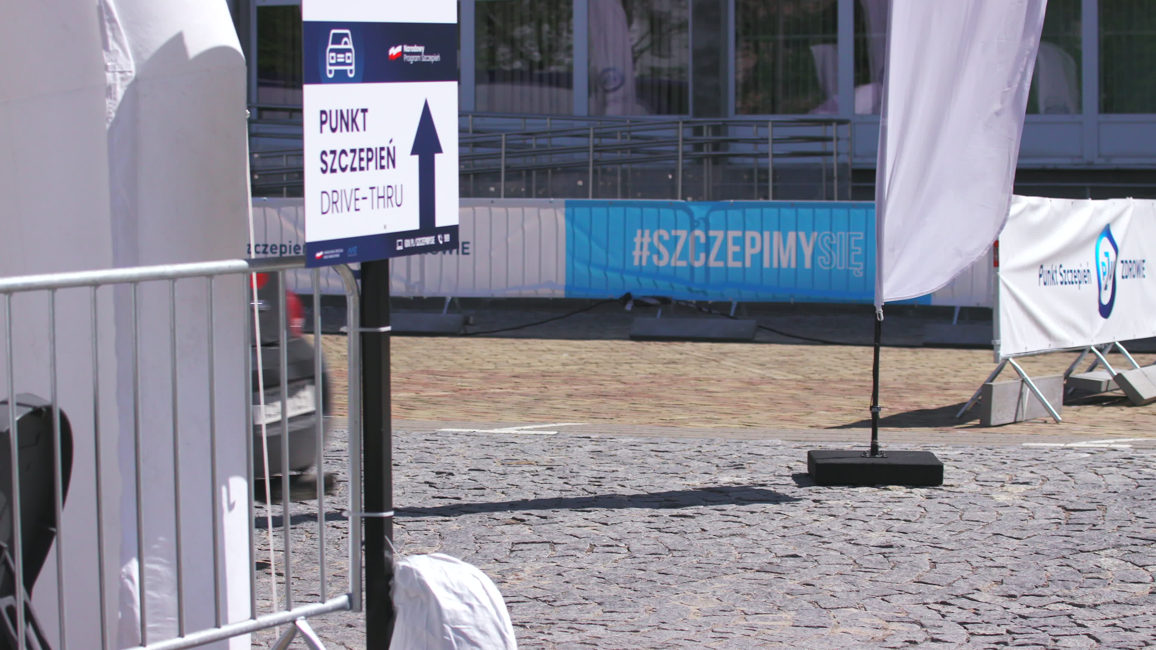 First drive-thru COVID-19 vaccination point in Warsaw