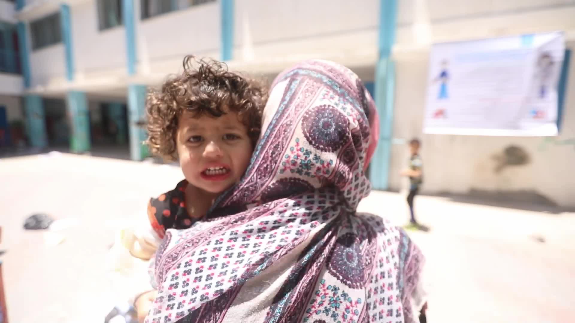 Palestinian families flee to UNRWA schools due to the continuous shelling of Gaza city