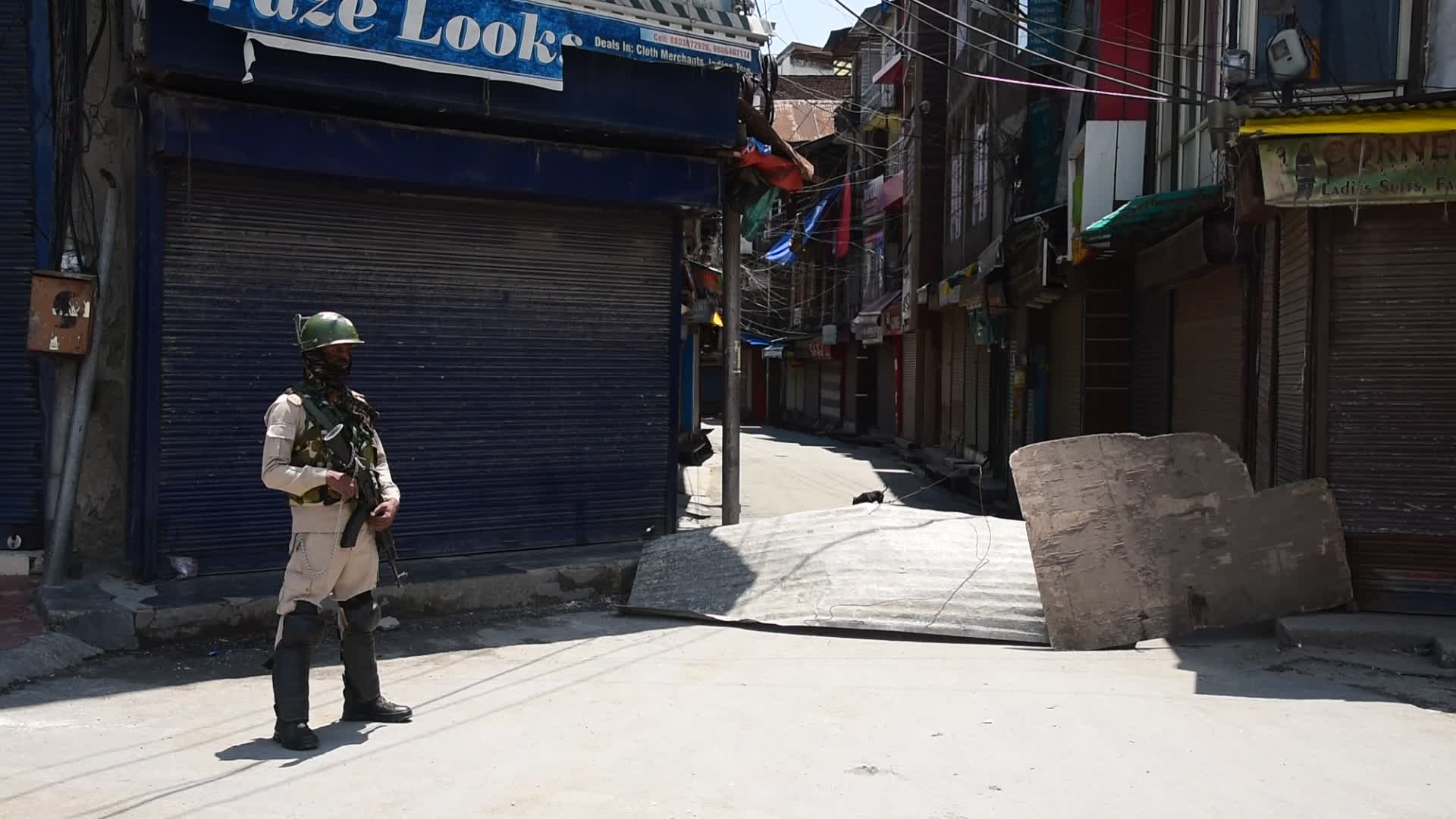 Coronavirus restrictions in Srinagar, India
