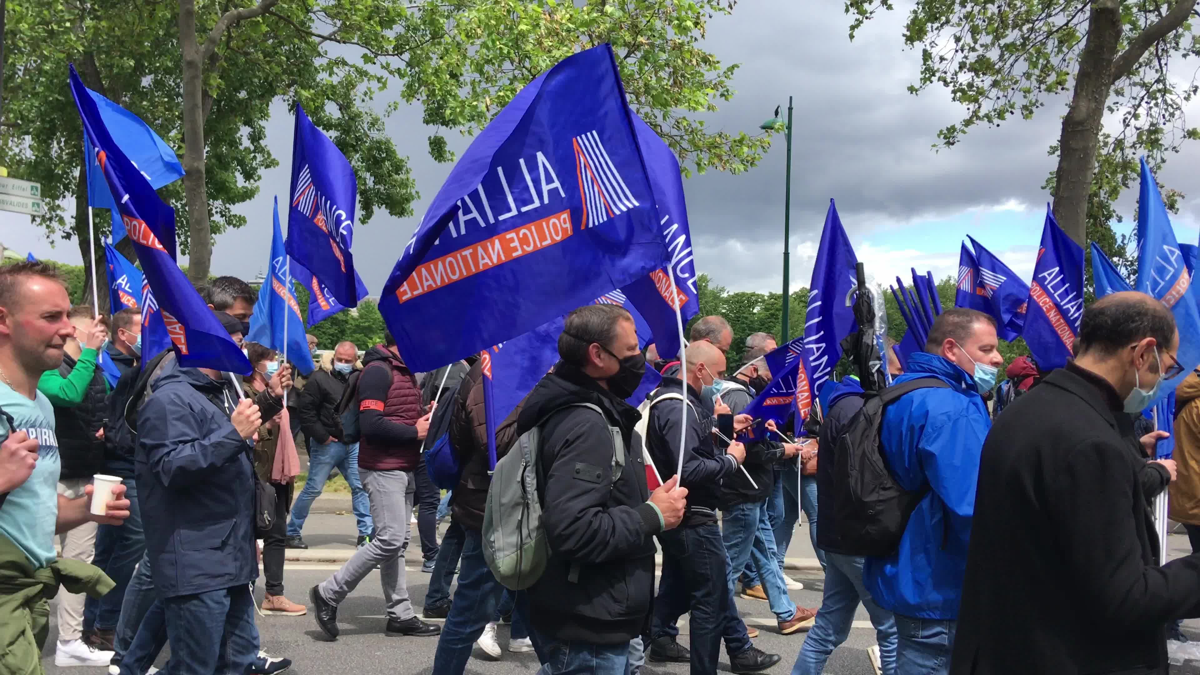 Police unions rally in Paris