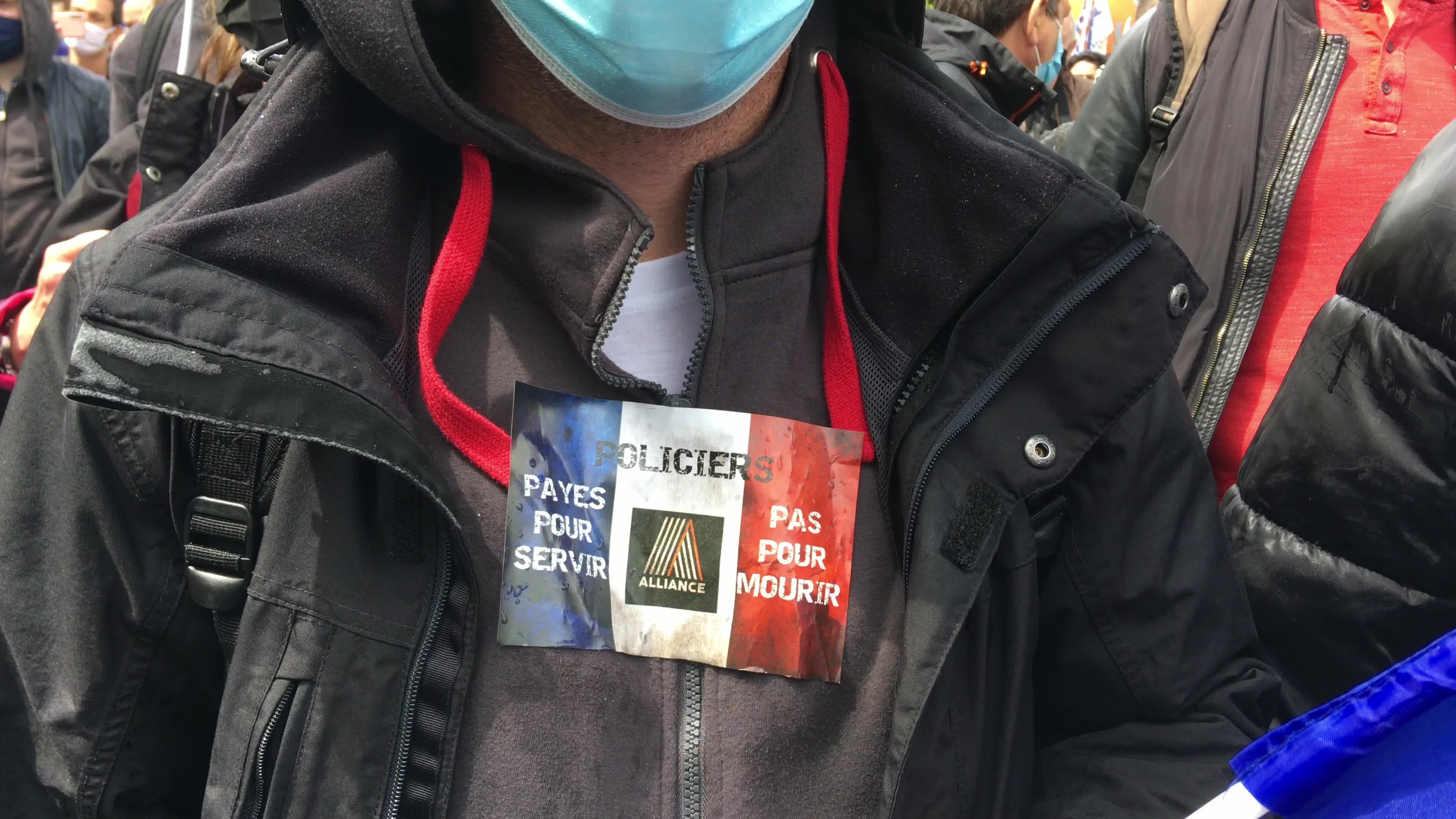Police unions rally in Paris