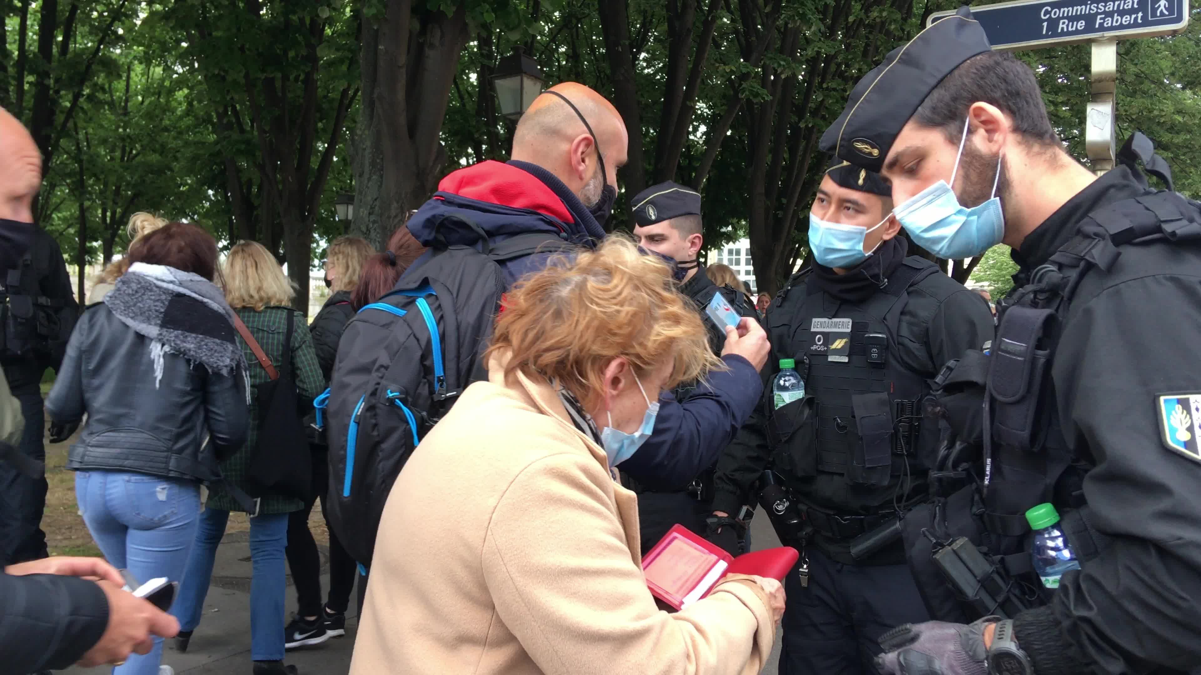 Police unions rally in Paris