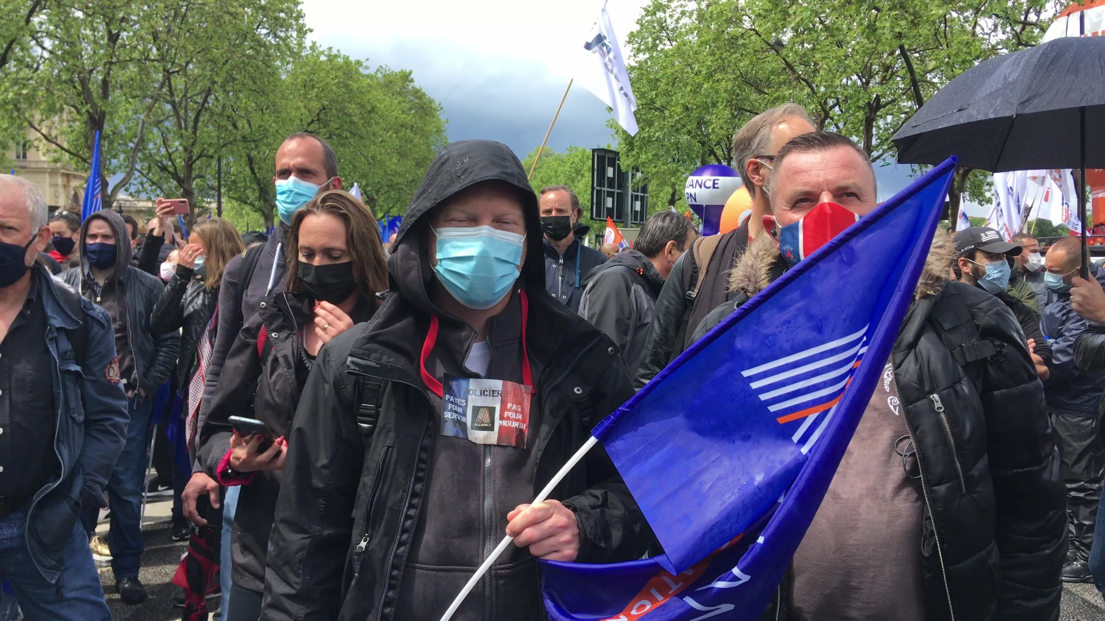 Police unions rally in Paris