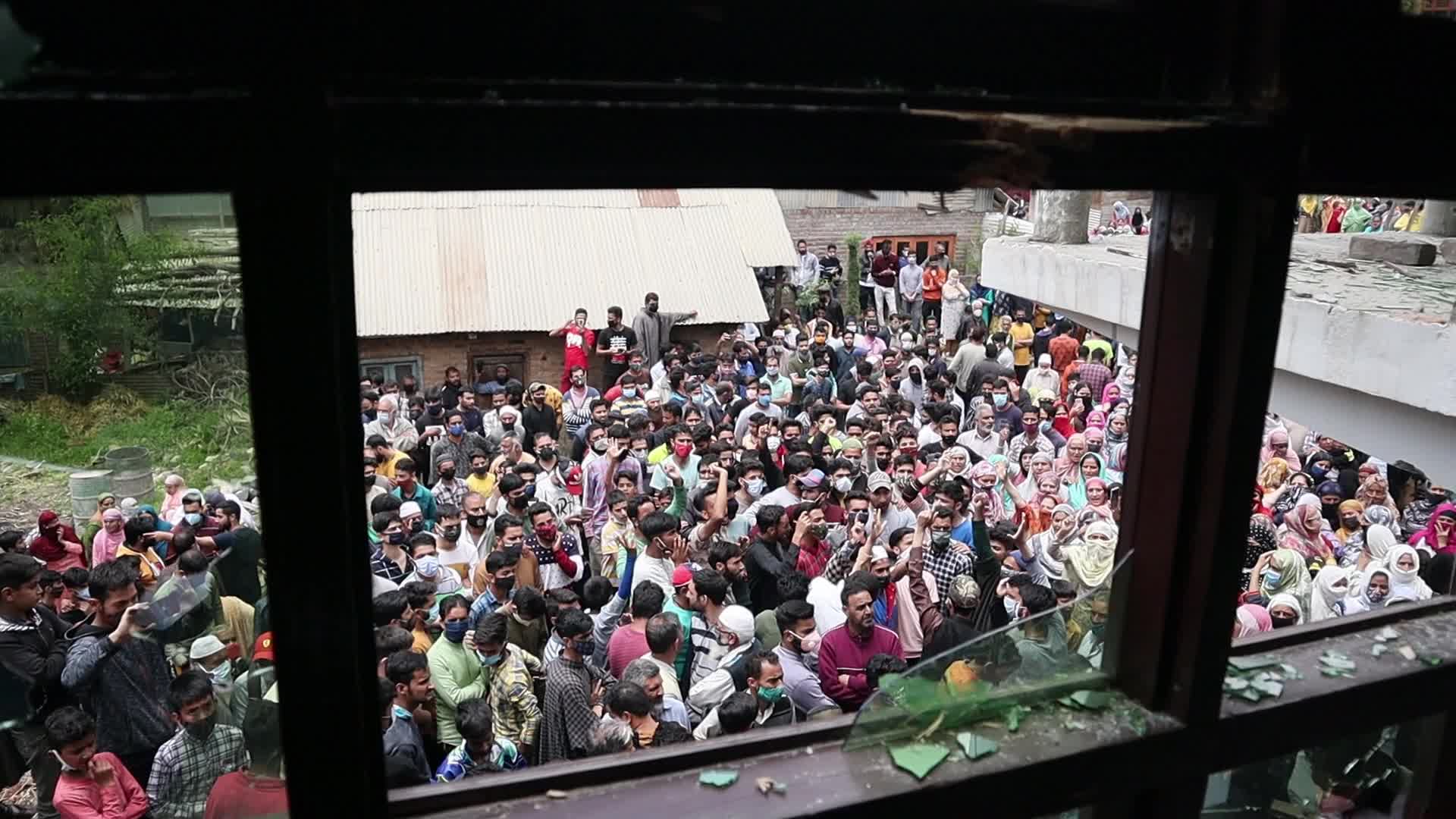 Two Alleged Militants Killed in Kashmir Encounter 