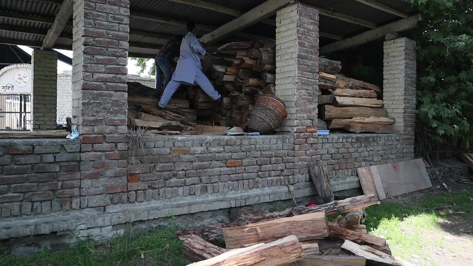 Coronavirus cremation in India