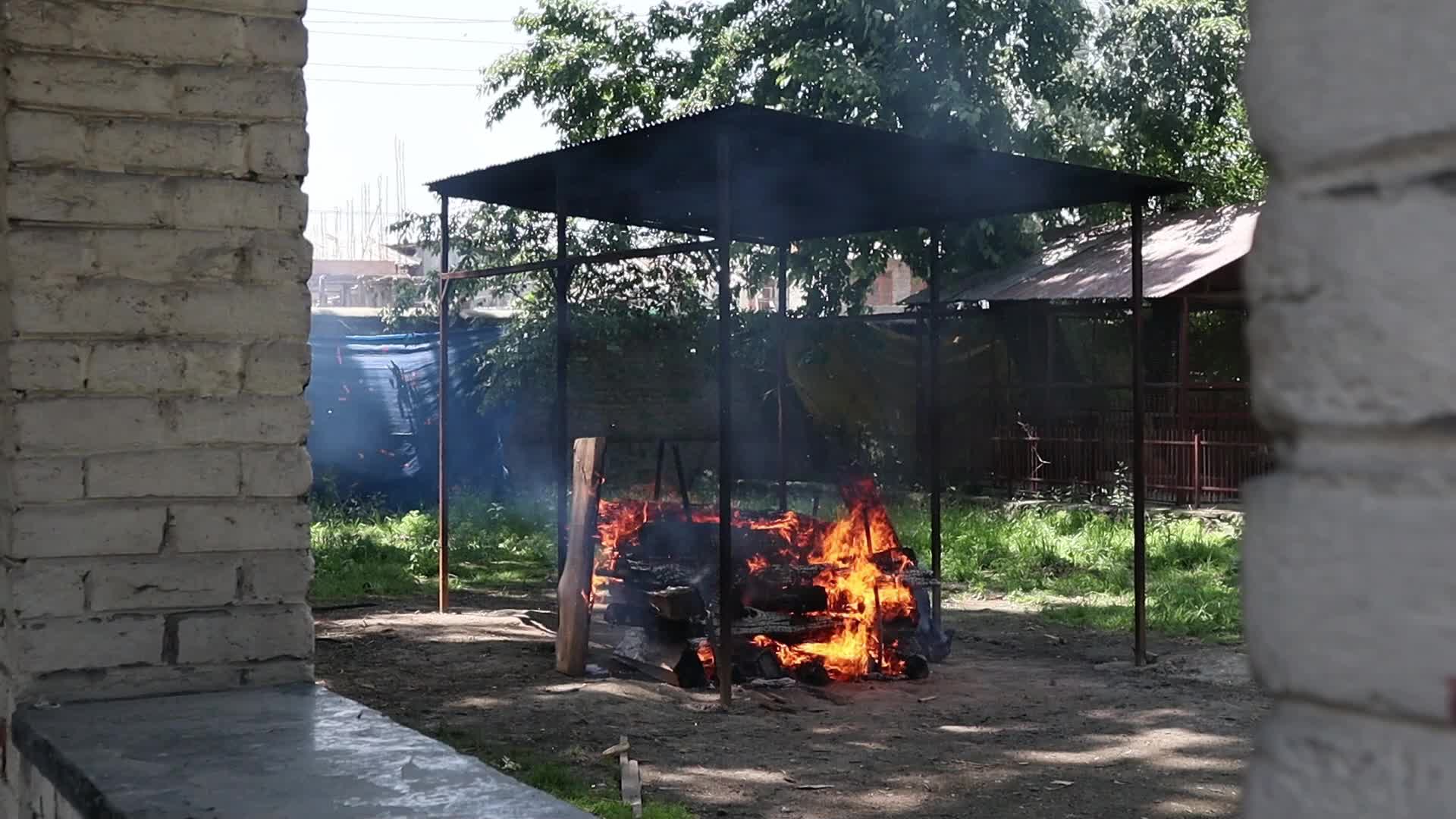 Coronavirus cremation in India