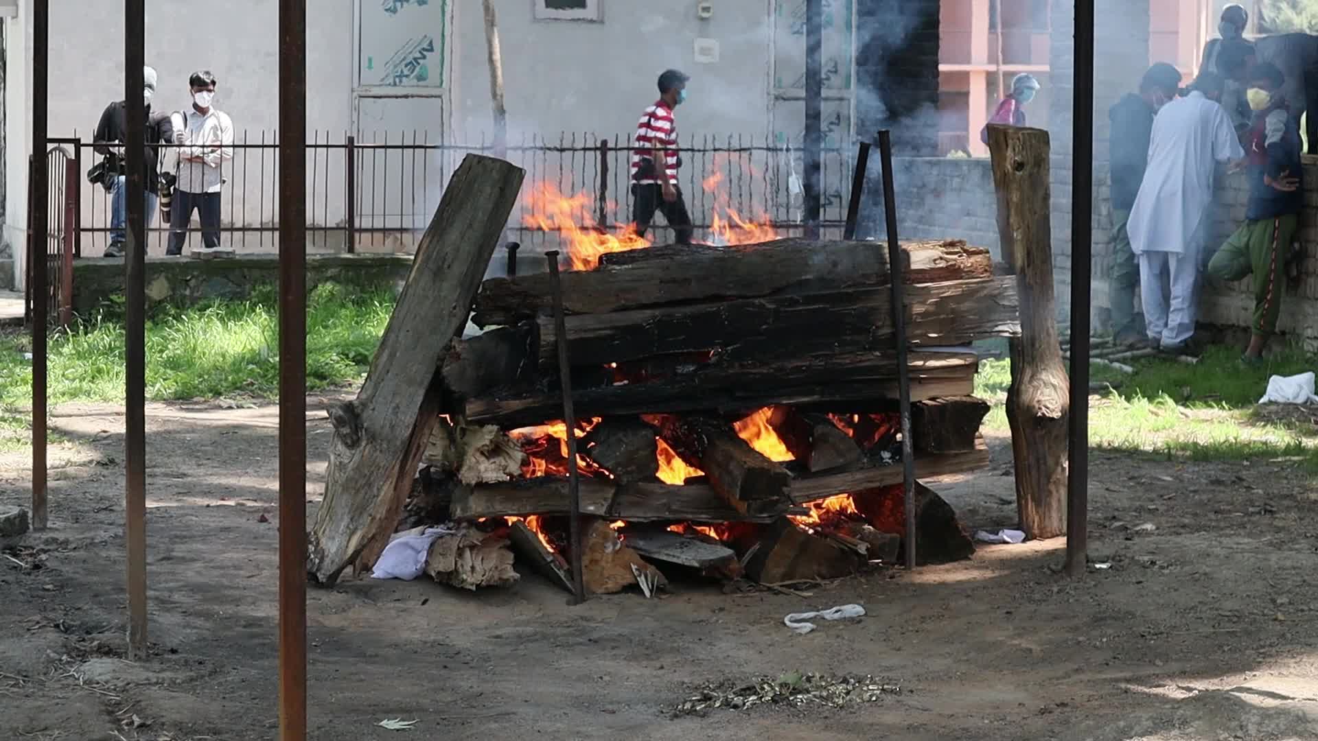 Coronavirus cremation in India