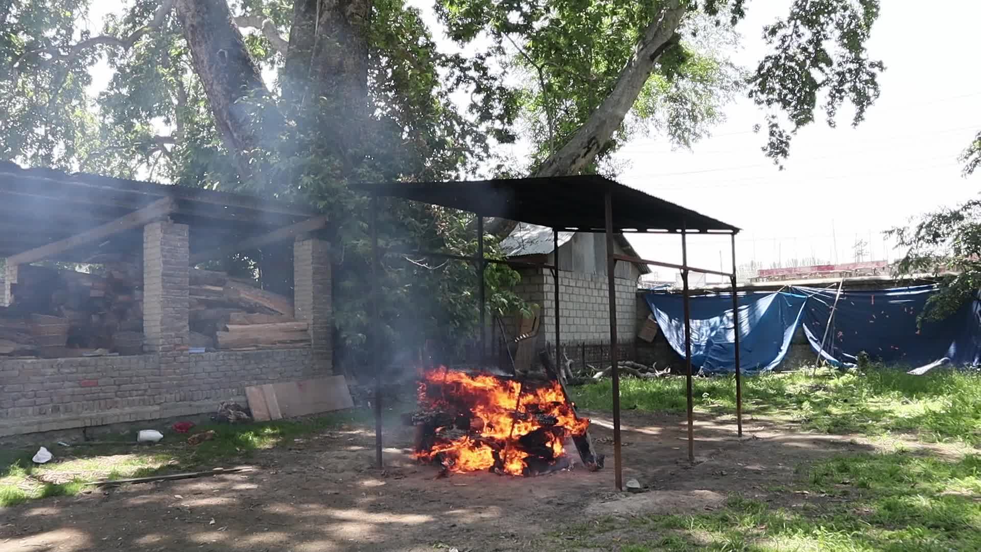 Coronavirus cremation in India