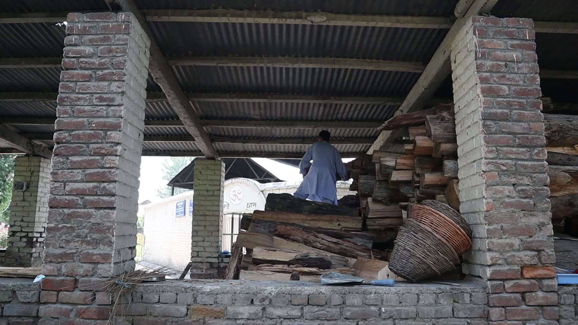 Coronavirus cremation in India