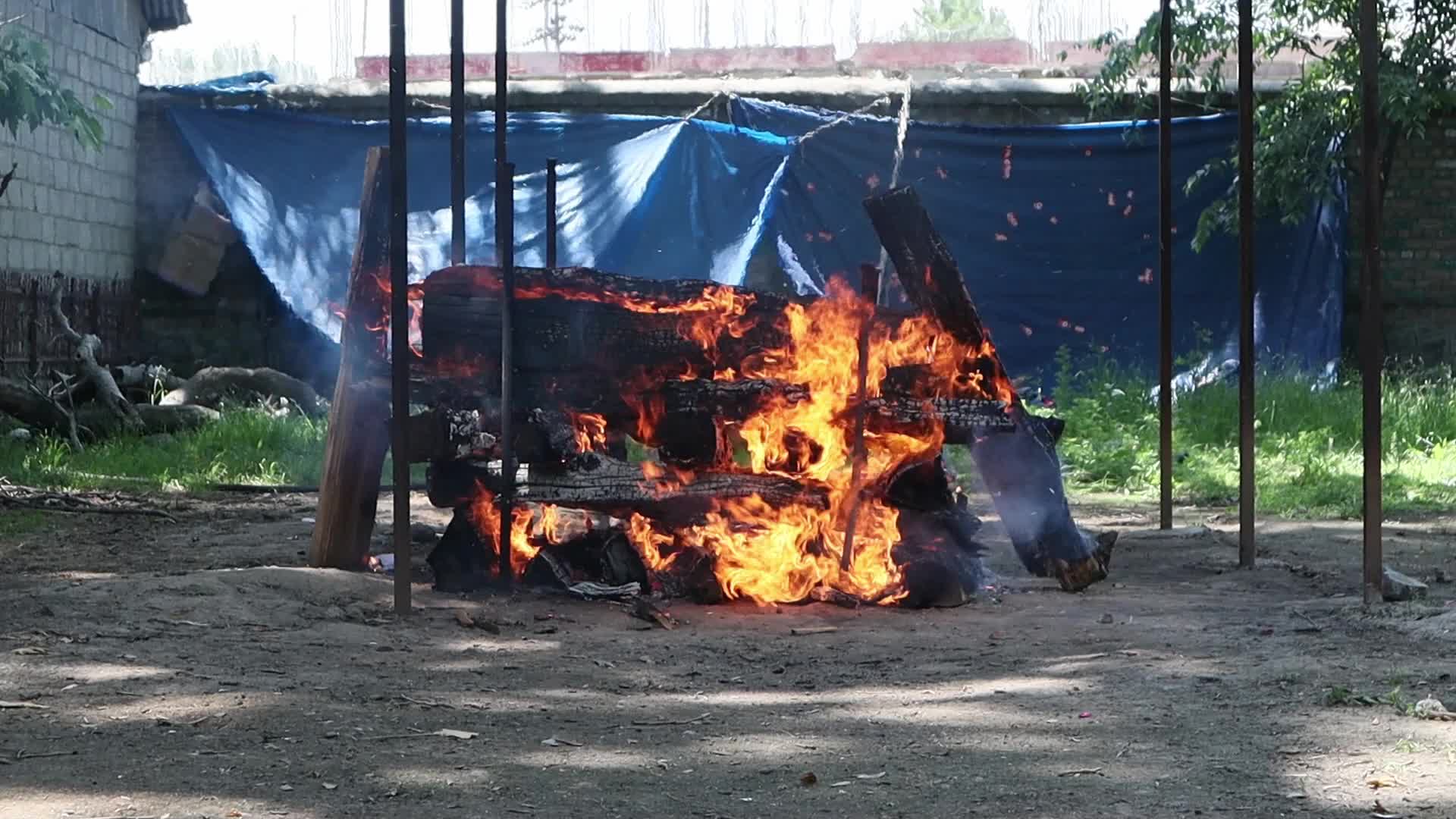 Coronavirus cremation in India