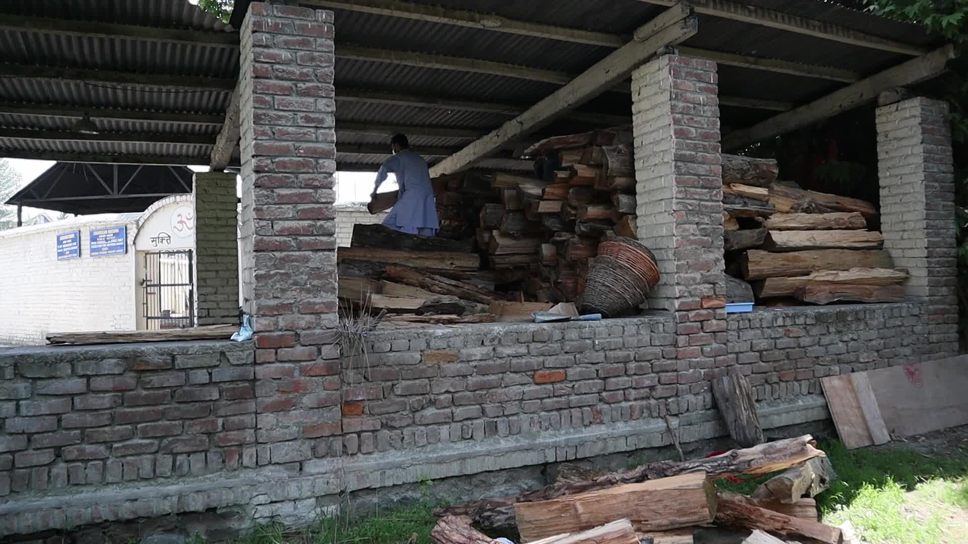Coronavirus cremation in India