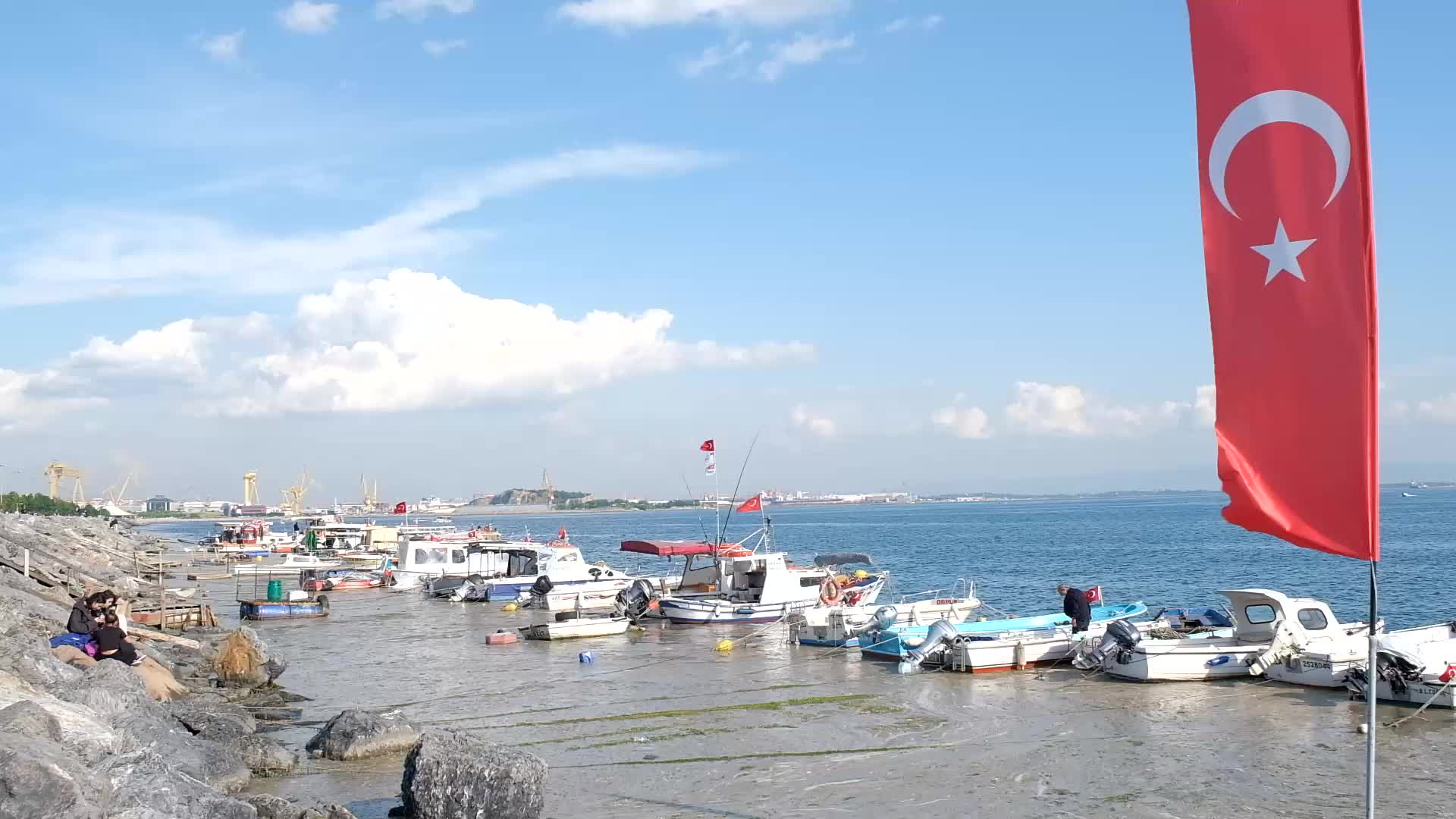 Sea snot continues to expand in Marmara Sea