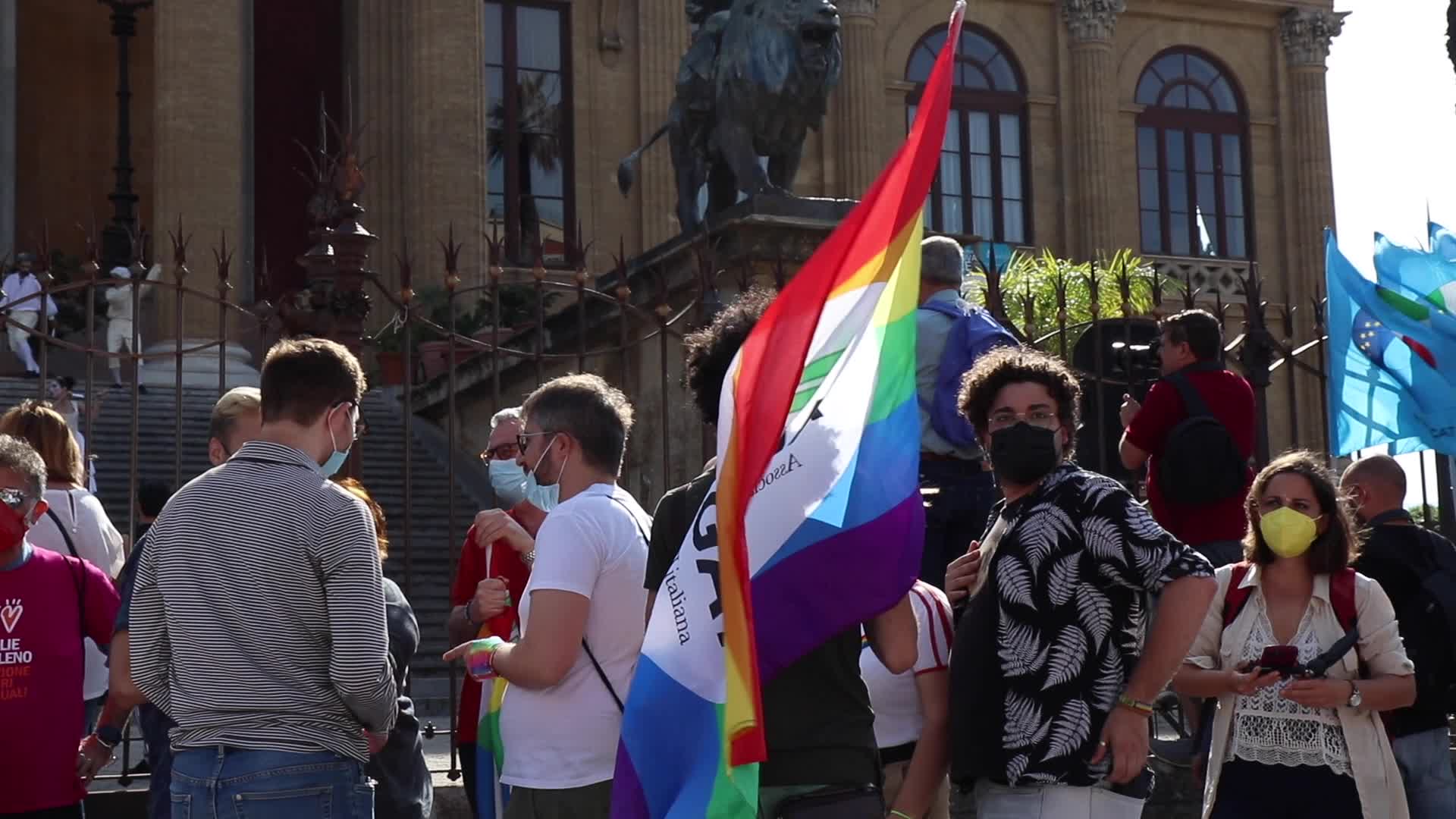 Flash-mob against homophobia in Palermo