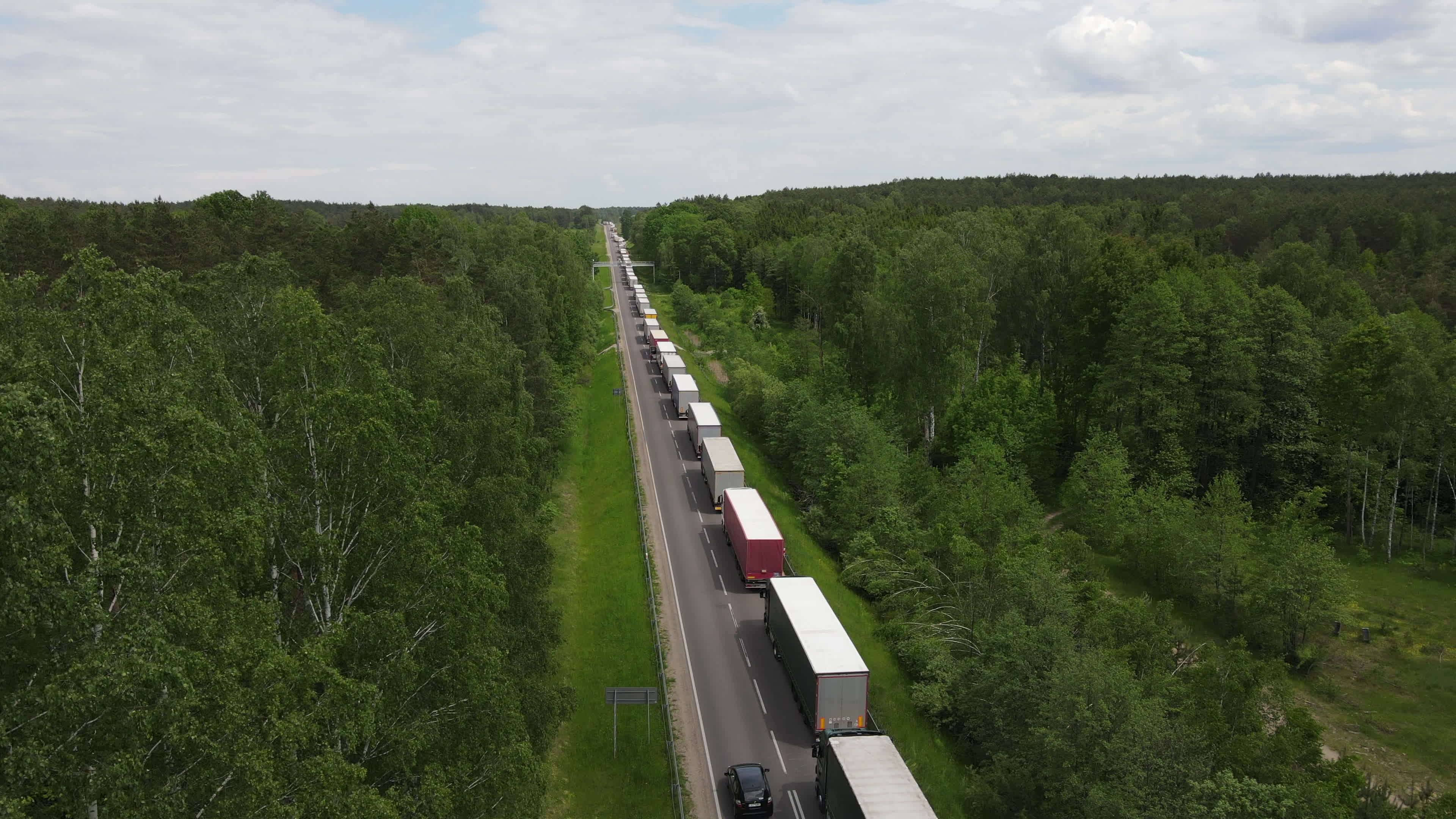Trucks stuck at Polish-Belarusian border