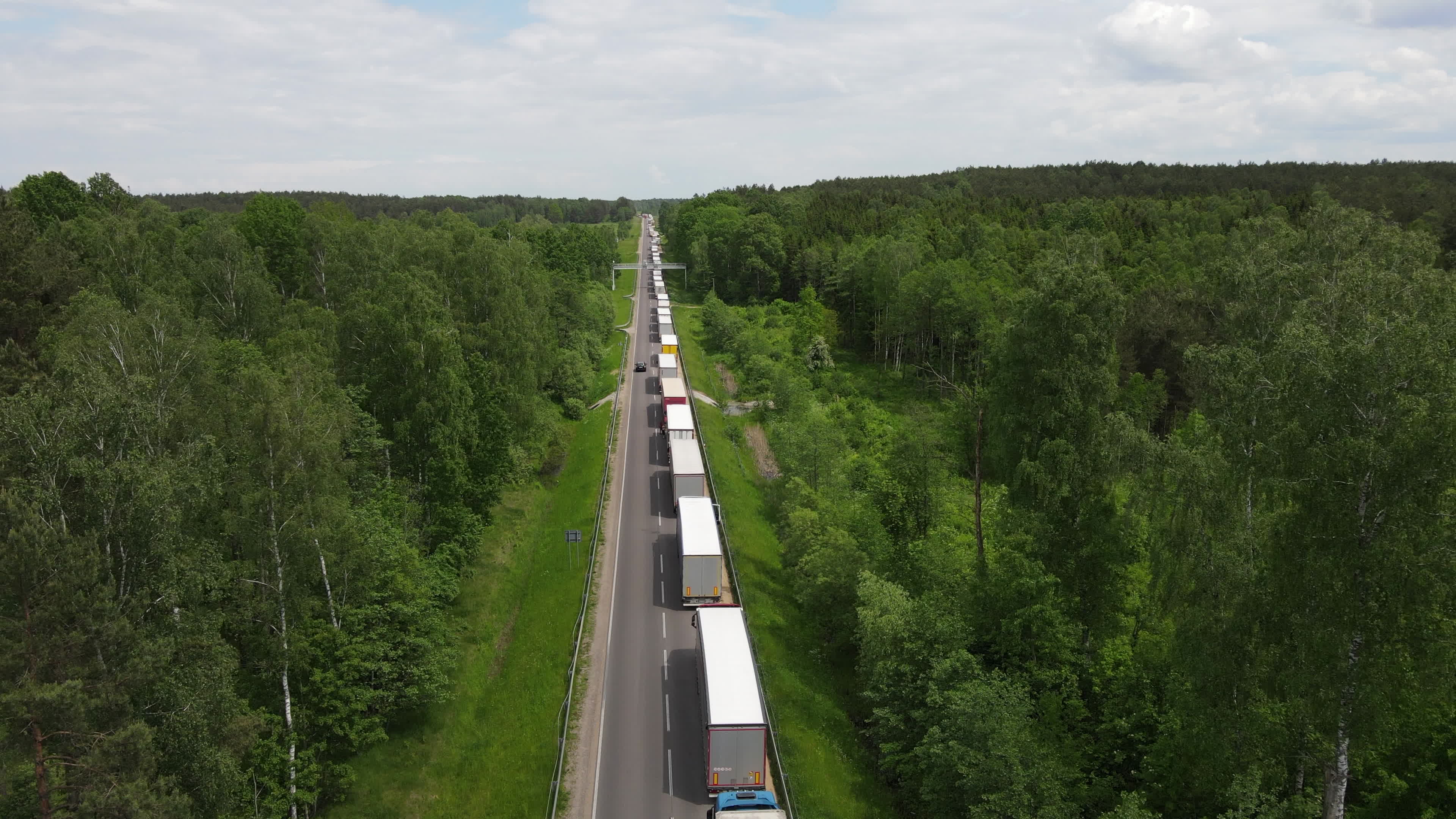 Trucks stuck at Polish-Belarusian border
