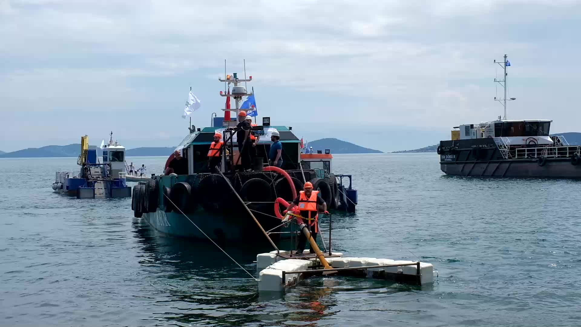 Mucilage Cleaning Has Started In The Sea Of Marmara