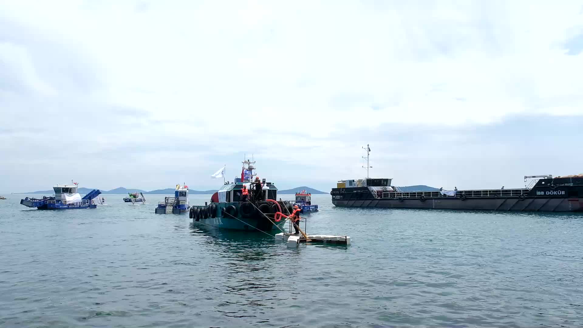 Mucilage Cleaning Has Started In The Sea Of Marmara