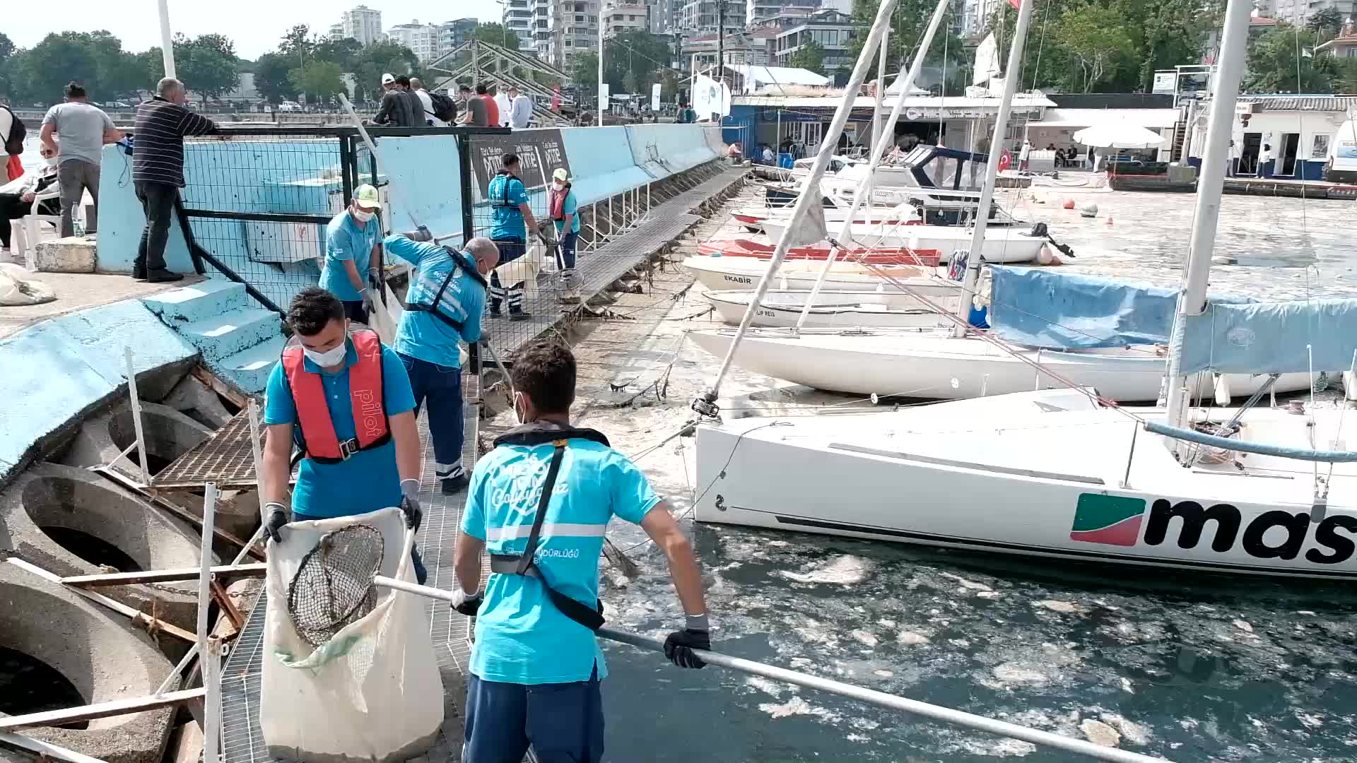 Mucilage Cleaning Has Started In The Sea Of Marmara