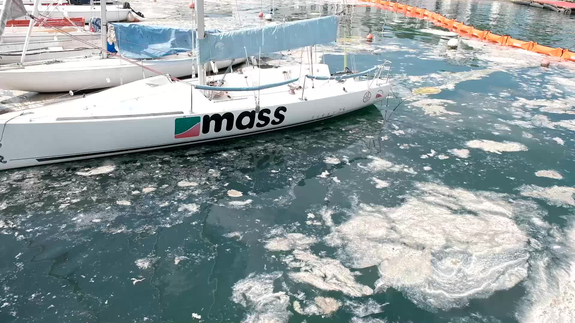 Mucilage Cleaning Has Started In The Sea Of Marmara