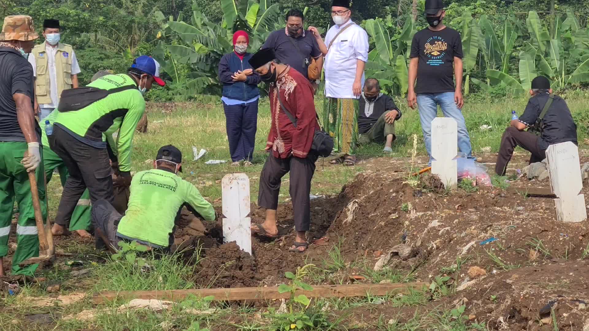Burial of Covid-19 victims in indonesia