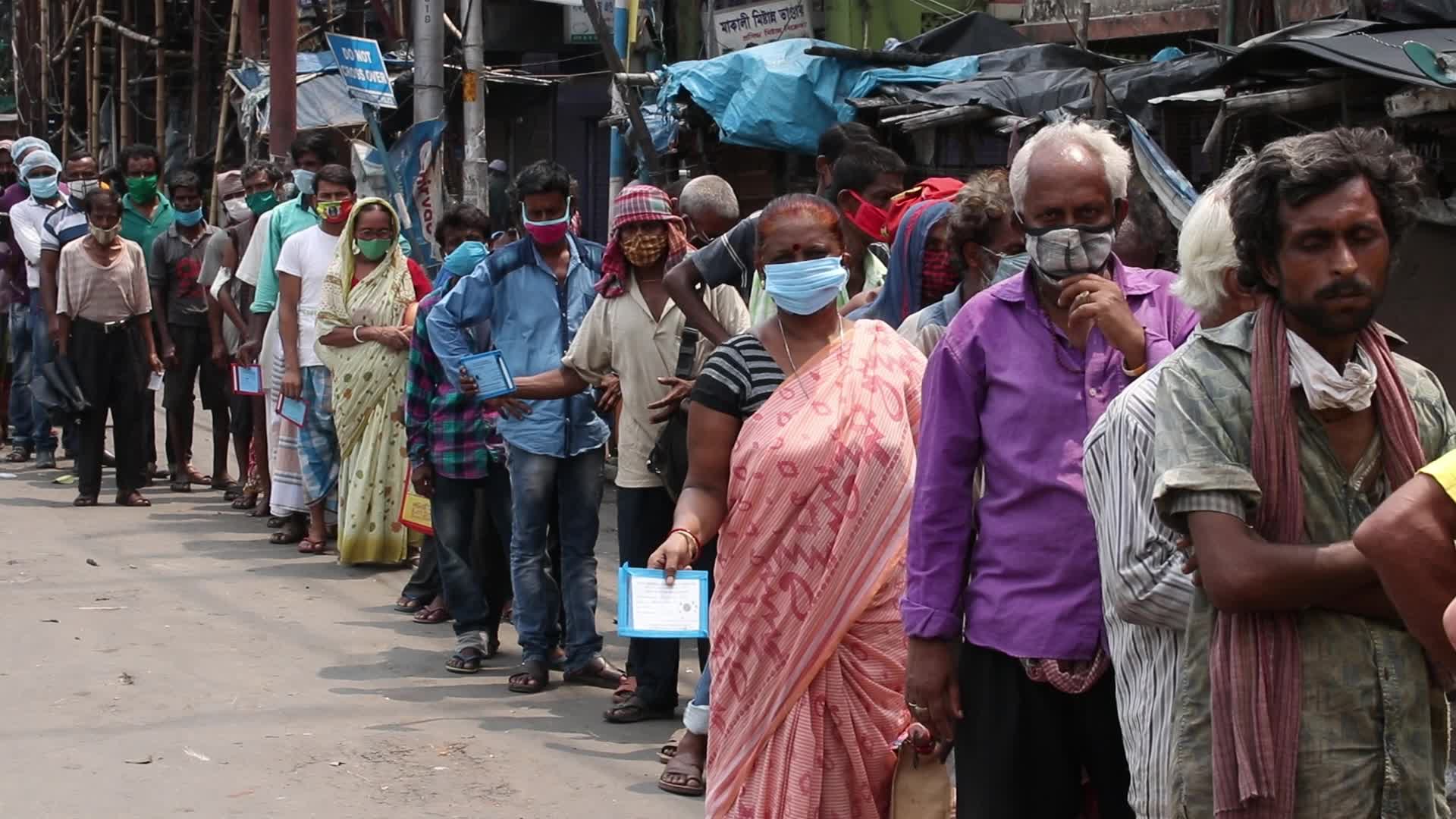 Food distribution in Kolkata, India