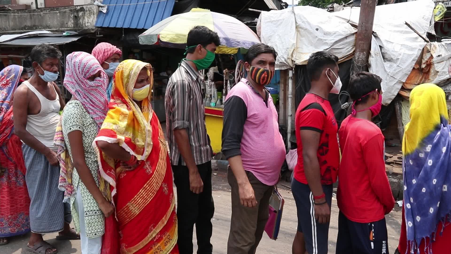 Food distribution in Kolkata, India