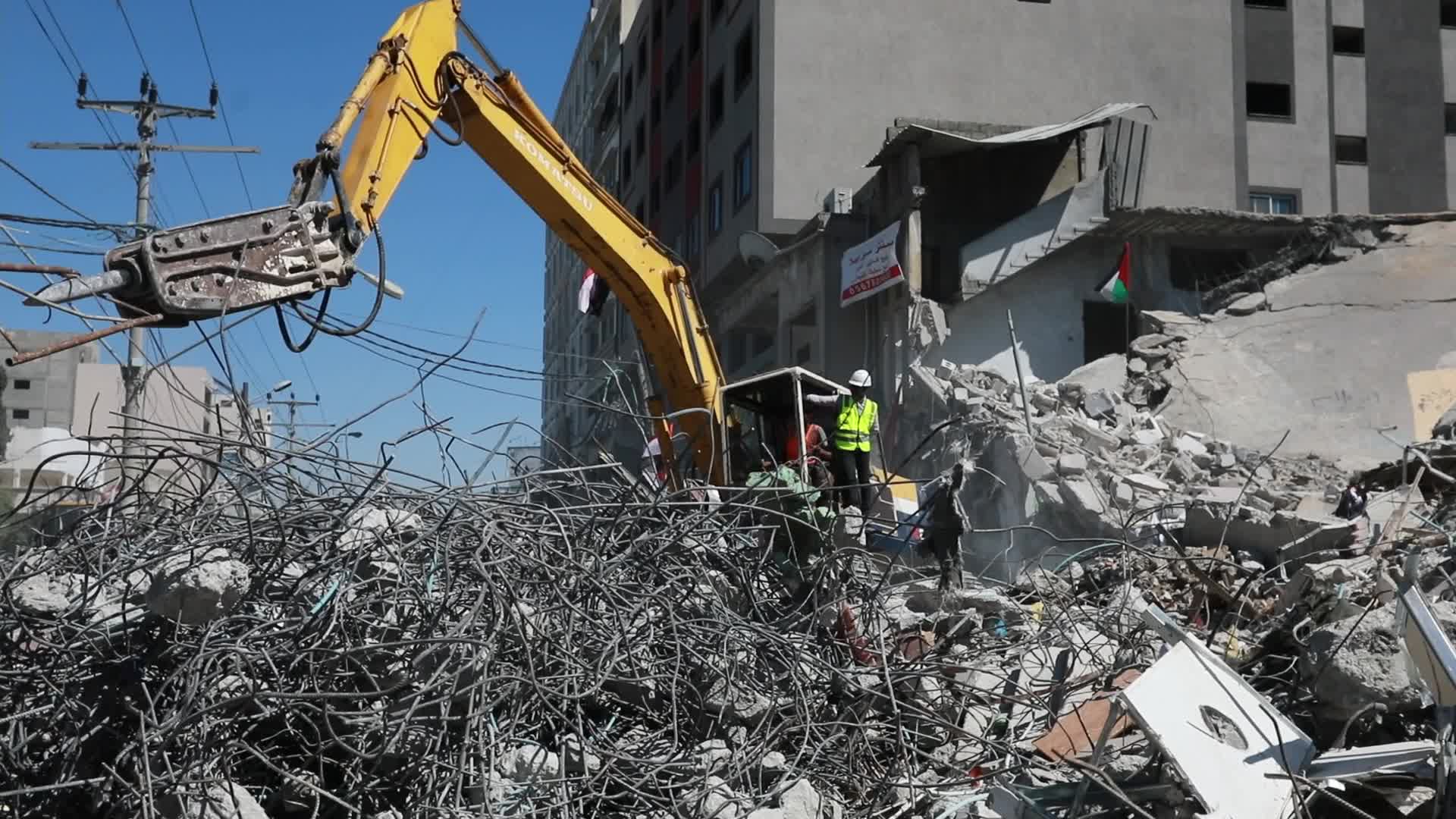 Rubble clearance in Gaza