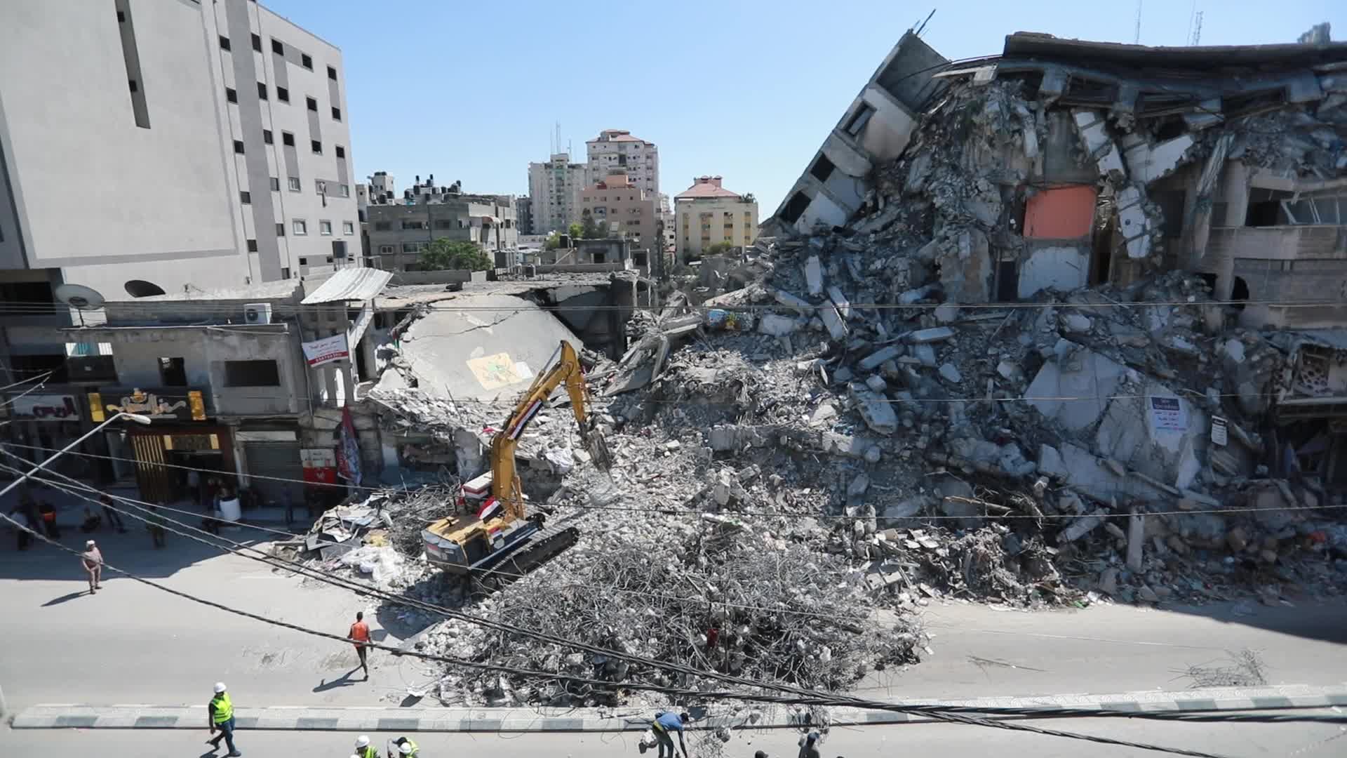 Rubble clearance in Gaza