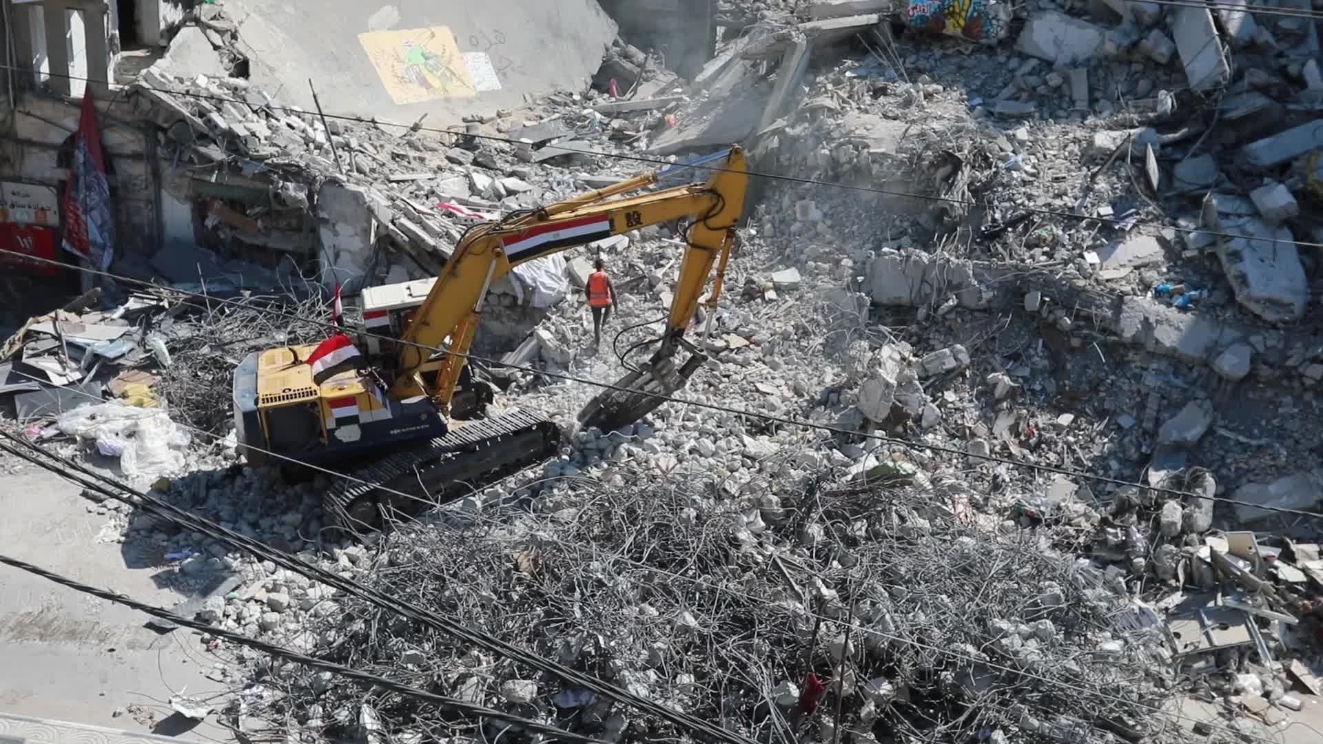 Rubble clearance in Gaza